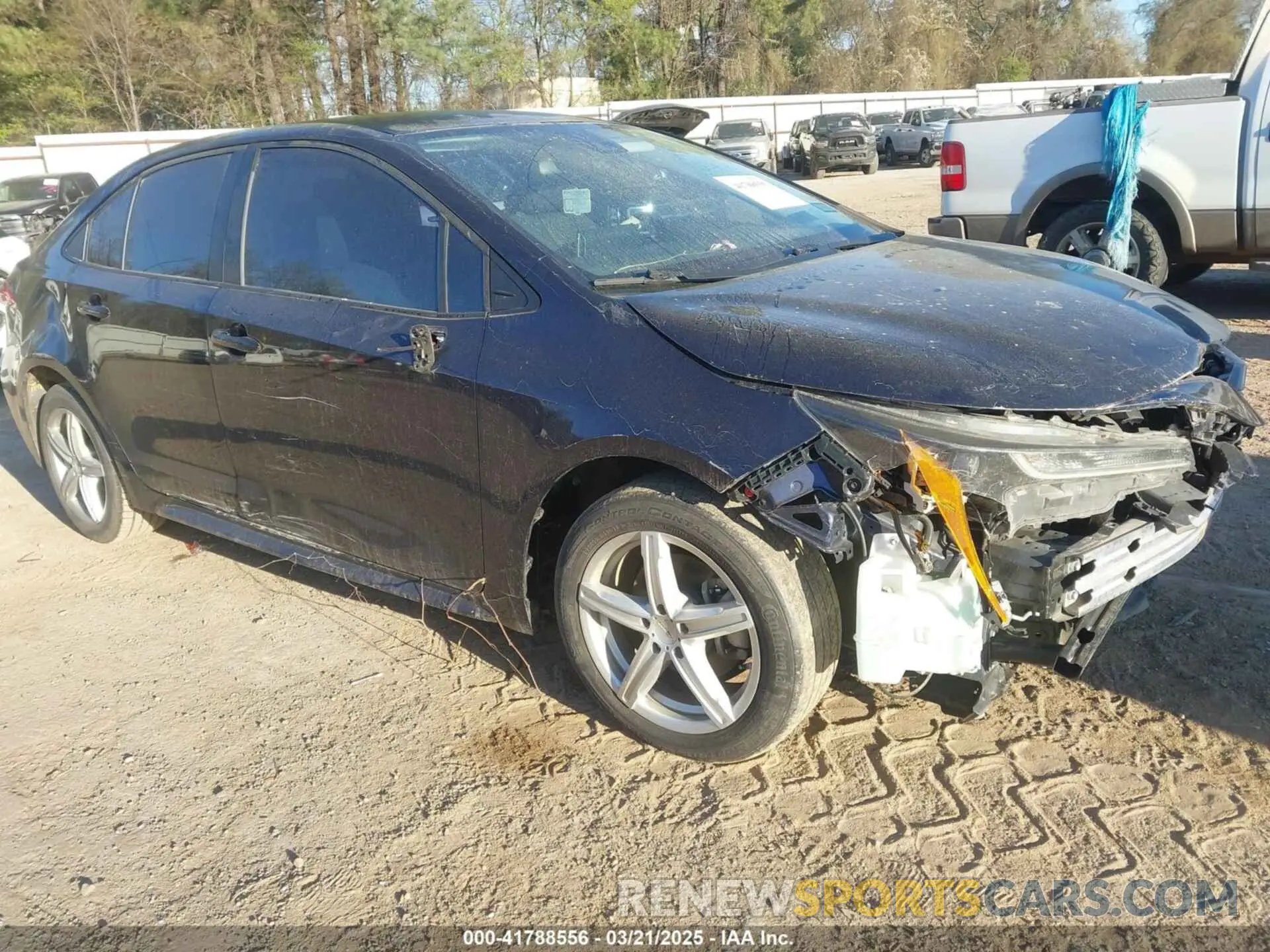 1 Photograph of a damaged car 5YFEPRAE9LP124228 TOYOTA COROLLA 2020
