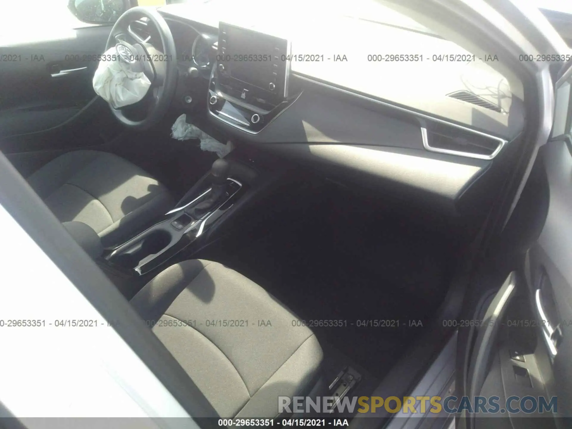 5 Photograph of a damaged car 5YFEPRAE9LP135861 TOYOTA COROLLA 2020