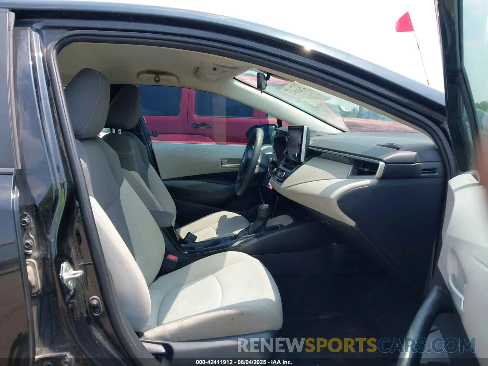 5 Photograph of a damaged car 5YFEPRAEXLP027314 TOYOTA COROLLA 2020