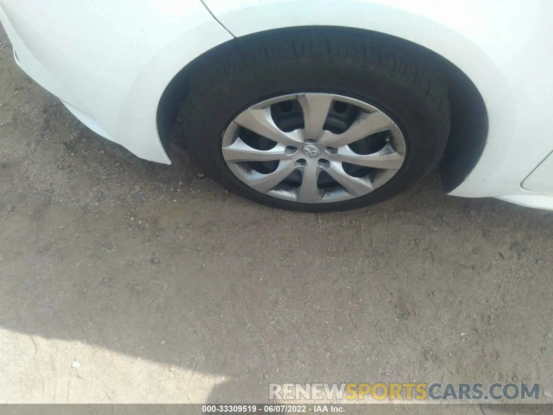 13 Photograph of a damaged car 5YFEPRAEXLP028298 TOYOTA COROLLA 2020