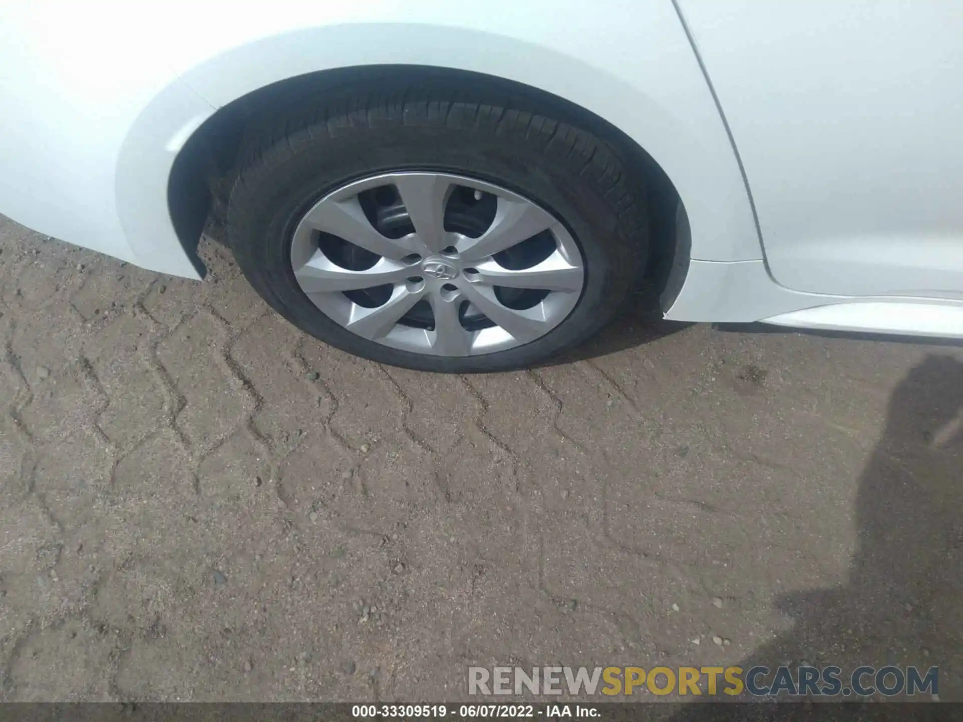 16 Photograph of a damaged car 5YFEPRAEXLP028298 TOYOTA COROLLA 2020