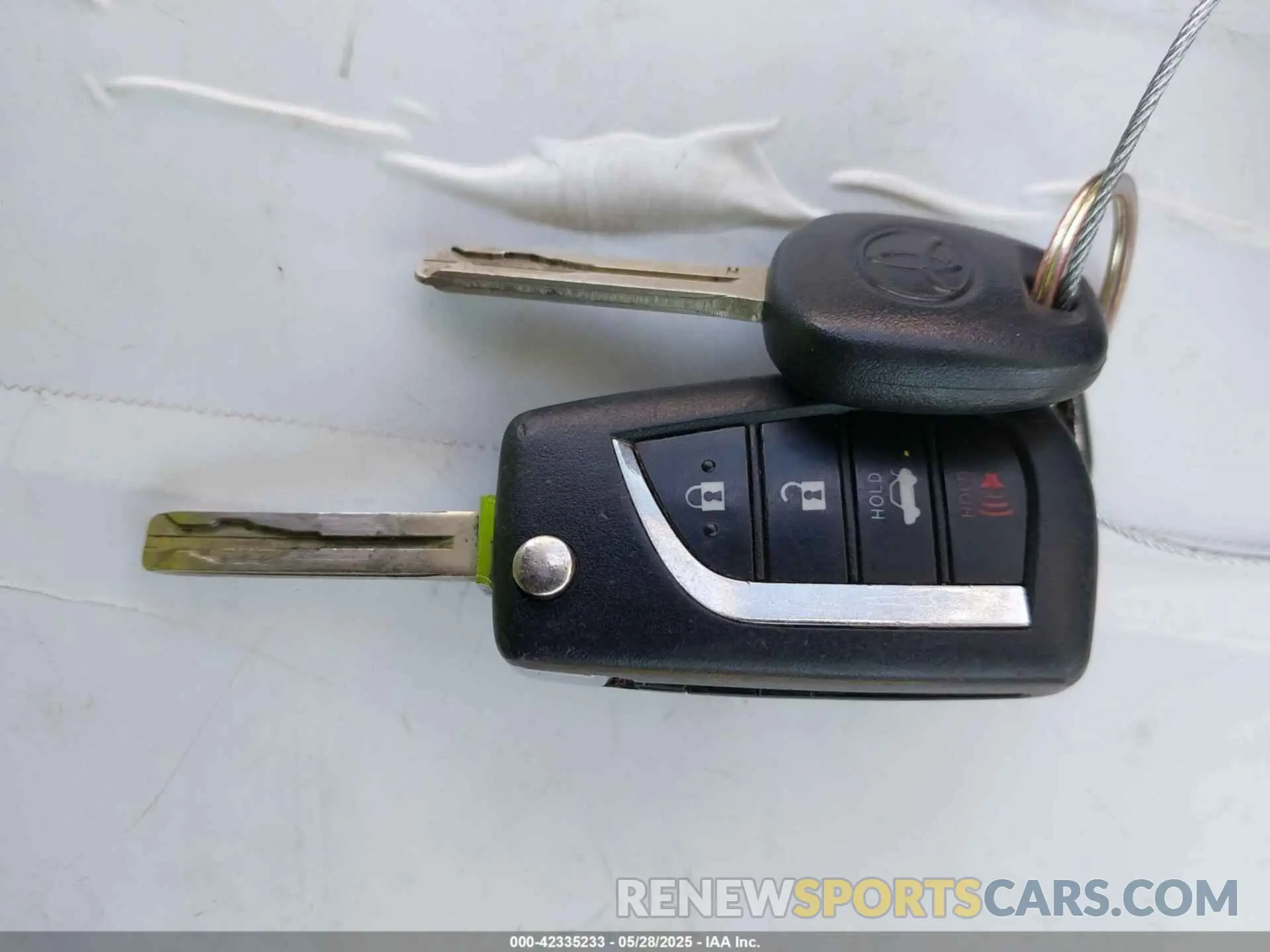 11 Photograph of a damaged car 5YFEPRAEXLP028690 TOYOTA COROLLA 2020