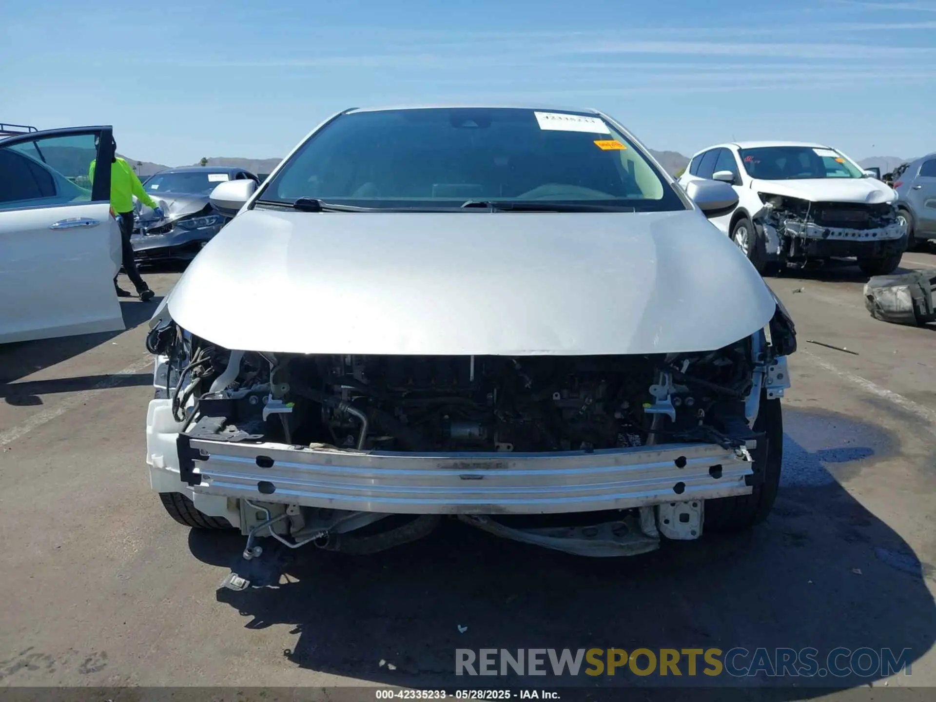 13 Photograph of a damaged car 5YFEPRAEXLP028690 TOYOTA COROLLA 2020