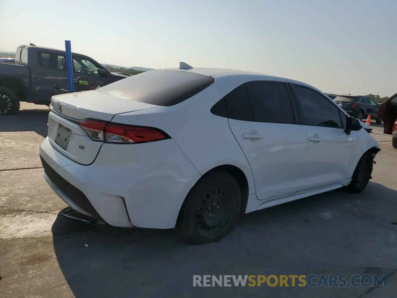 3 Photograph of a damaged car 5YFEPRAEXLP044730 TOYOTA COROLLA 2020