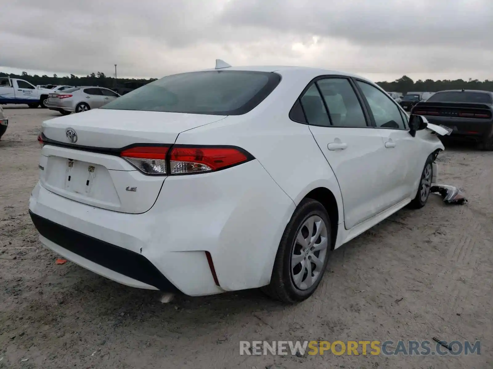 4 Photograph of a damaged car 5YFEPRAEXLP067702 TOYOTA COROLLA 2020