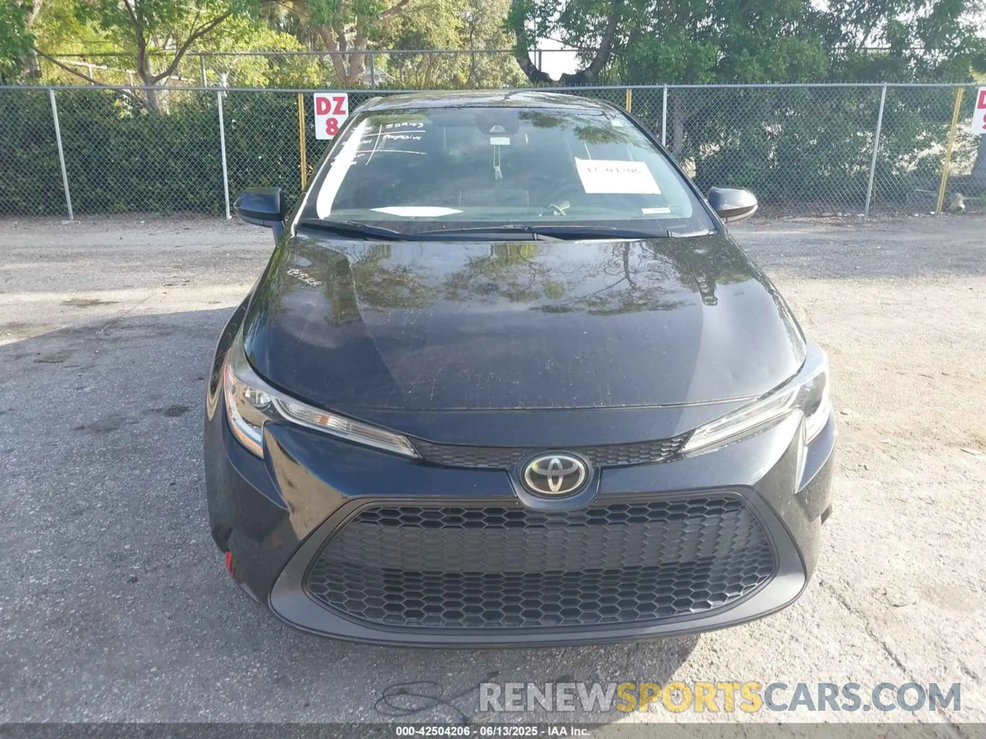 12 Photograph of a damaged car 5YFEPRAEXLP069868 TOYOTA COROLLA 2020