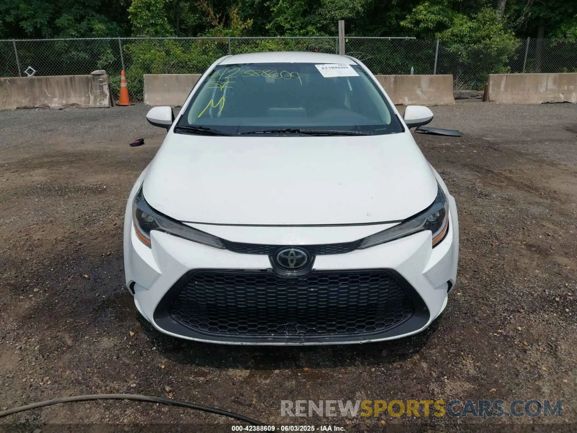 12 Photograph of a damaged car 5YFEPRAEXLP079901 TOYOTA COROLLA 2020