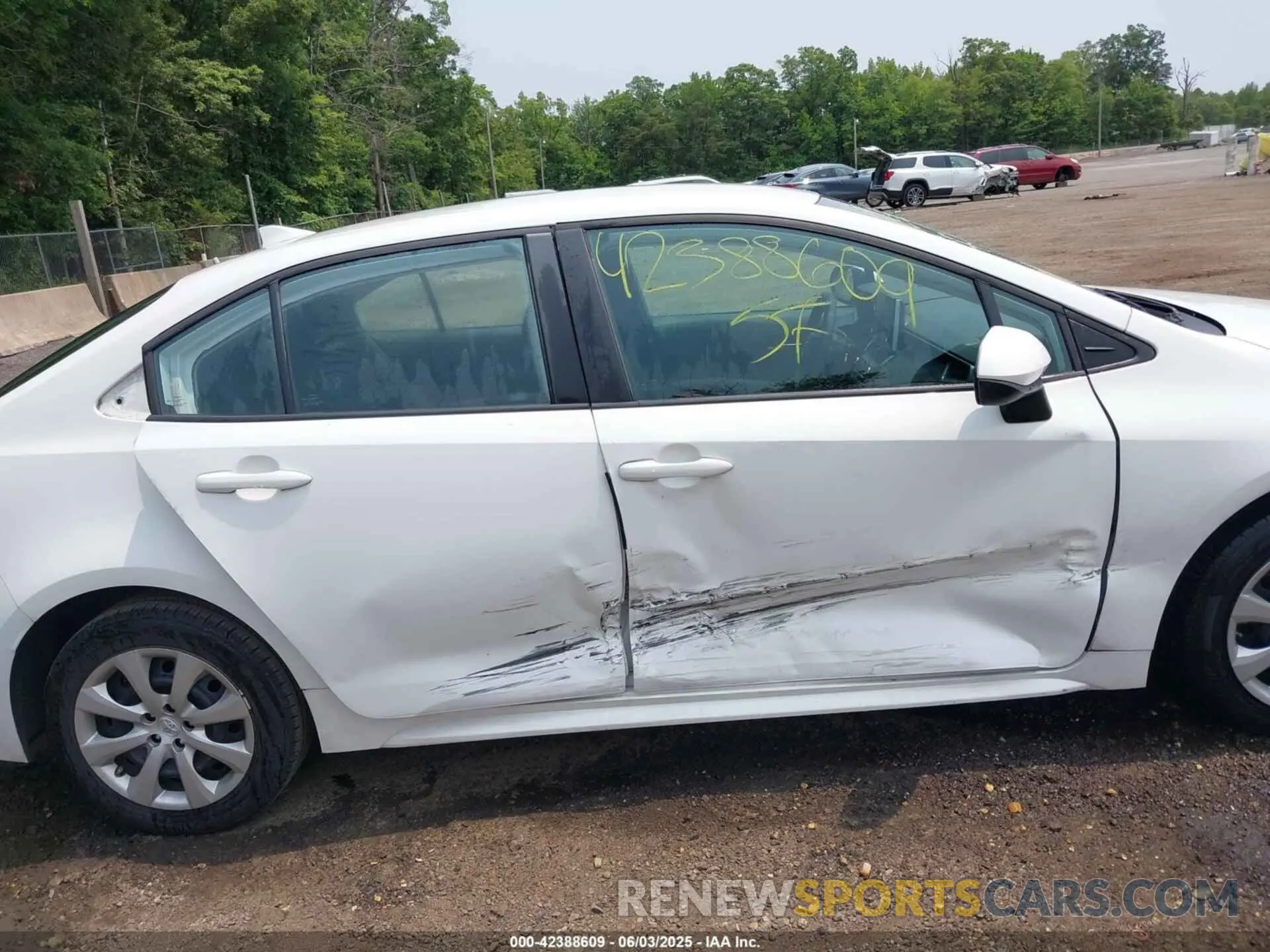 13 Photograph of a damaged car 5YFEPRAEXLP079901 TOYOTA COROLLA 2020