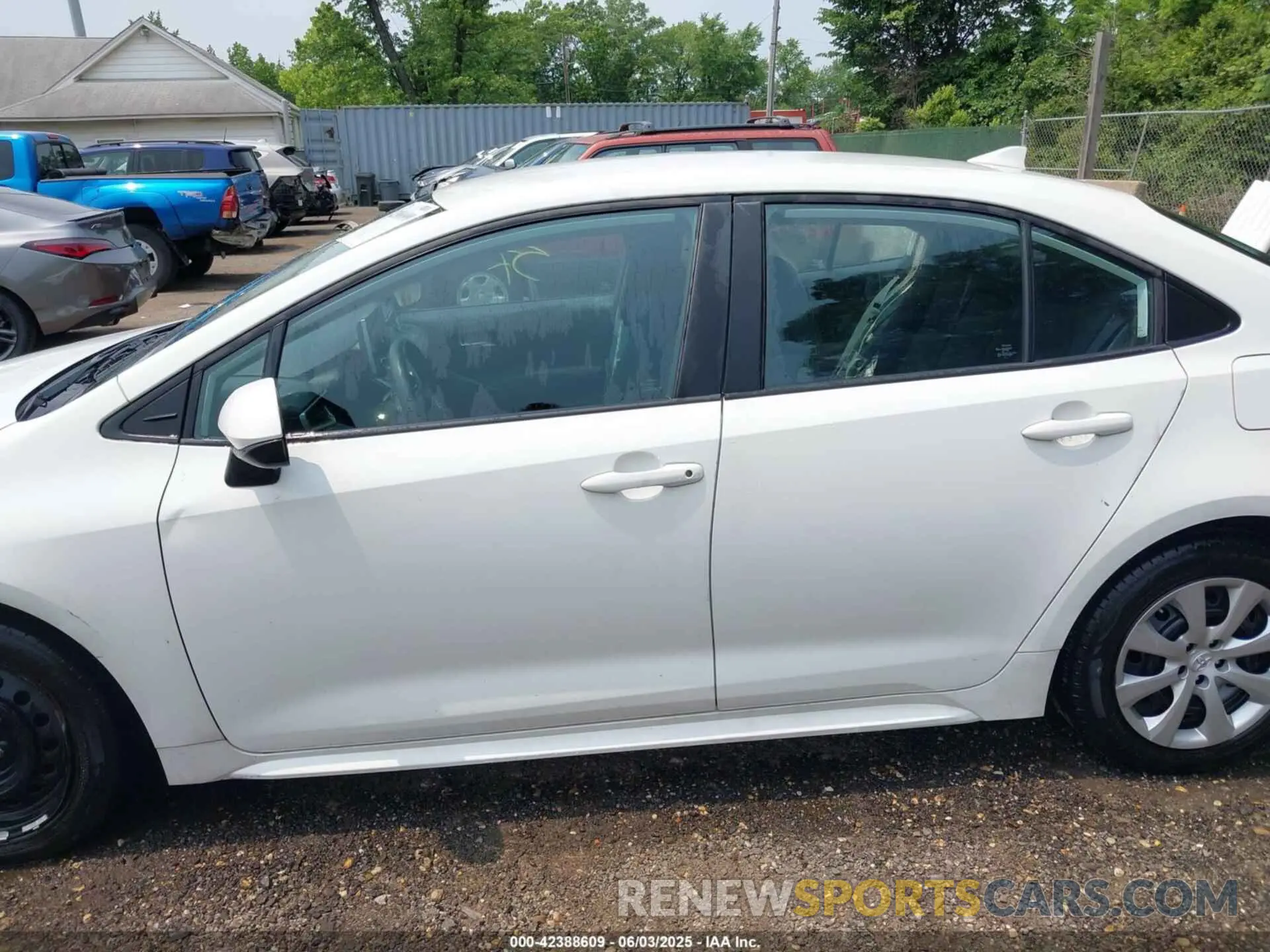 14 Photograph of a damaged car 5YFEPRAEXLP079901 TOYOTA COROLLA 2020