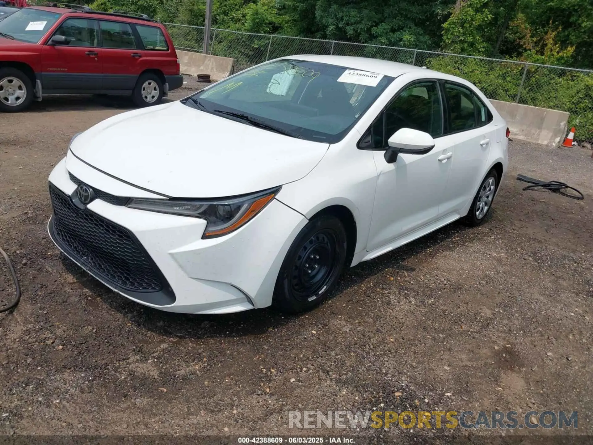 2 Photograph of a damaged car 5YFEPRAEXLP079901 TOYOTA COROLLA 2020