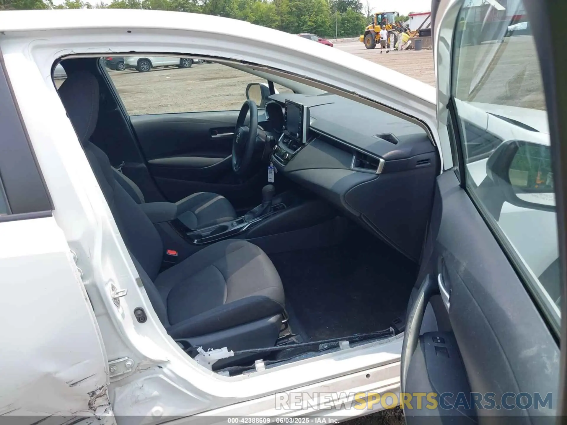 5 Photograph of a damaged car 5YFEPRAEXLP079901 TOYOTA COROLLA 2020