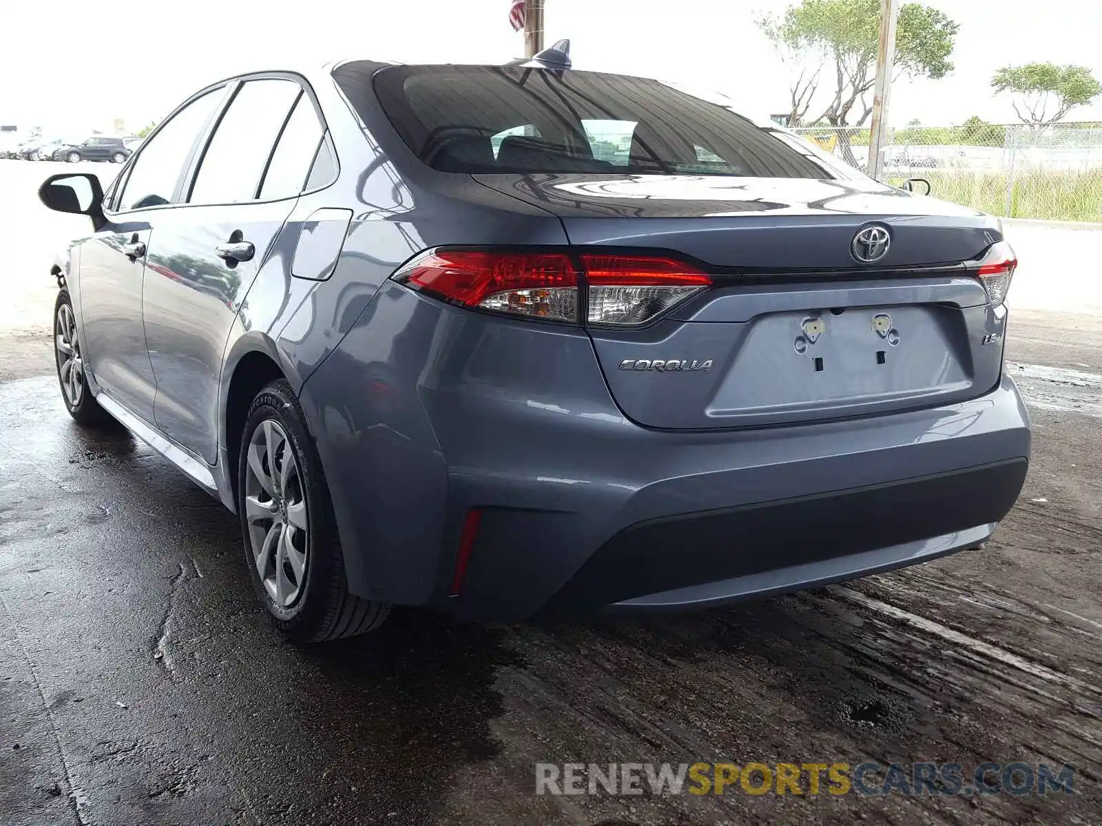 3 Photograph of a damaged car 5YFEPRAEXLP081809 TOYOTA COROLLA 2020