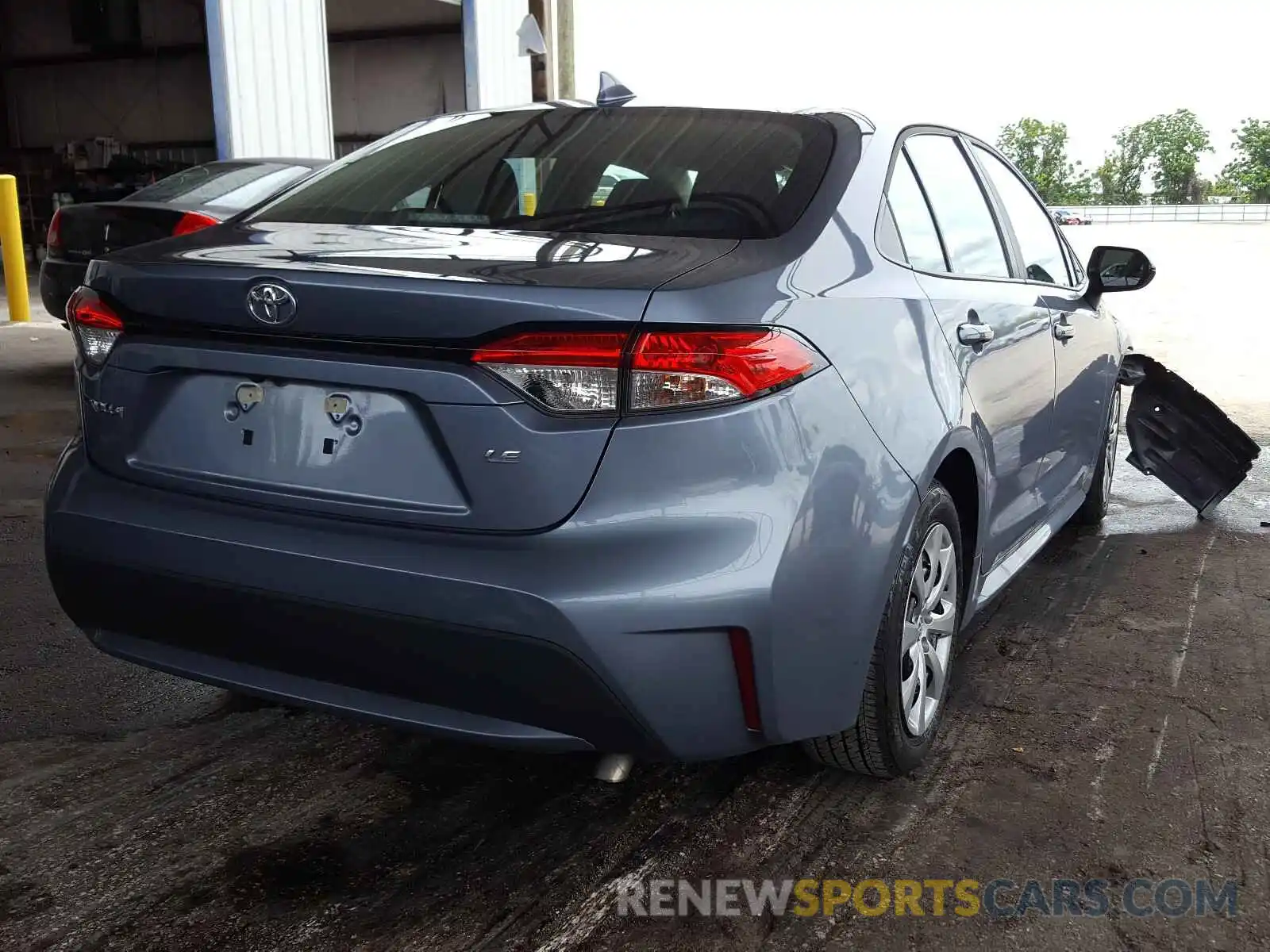 4 Photograph of a damaged car 5YFEPRAEXLP081809 TOYOTA COROLLA 2020