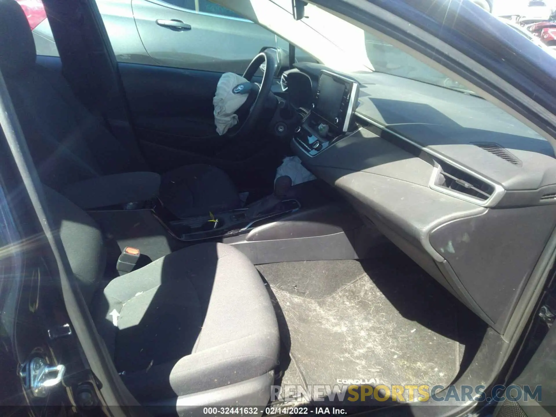 5 Photograph of a damaged car 5YFEPRAEXLP083575 TOYOTA COROLLA 2020