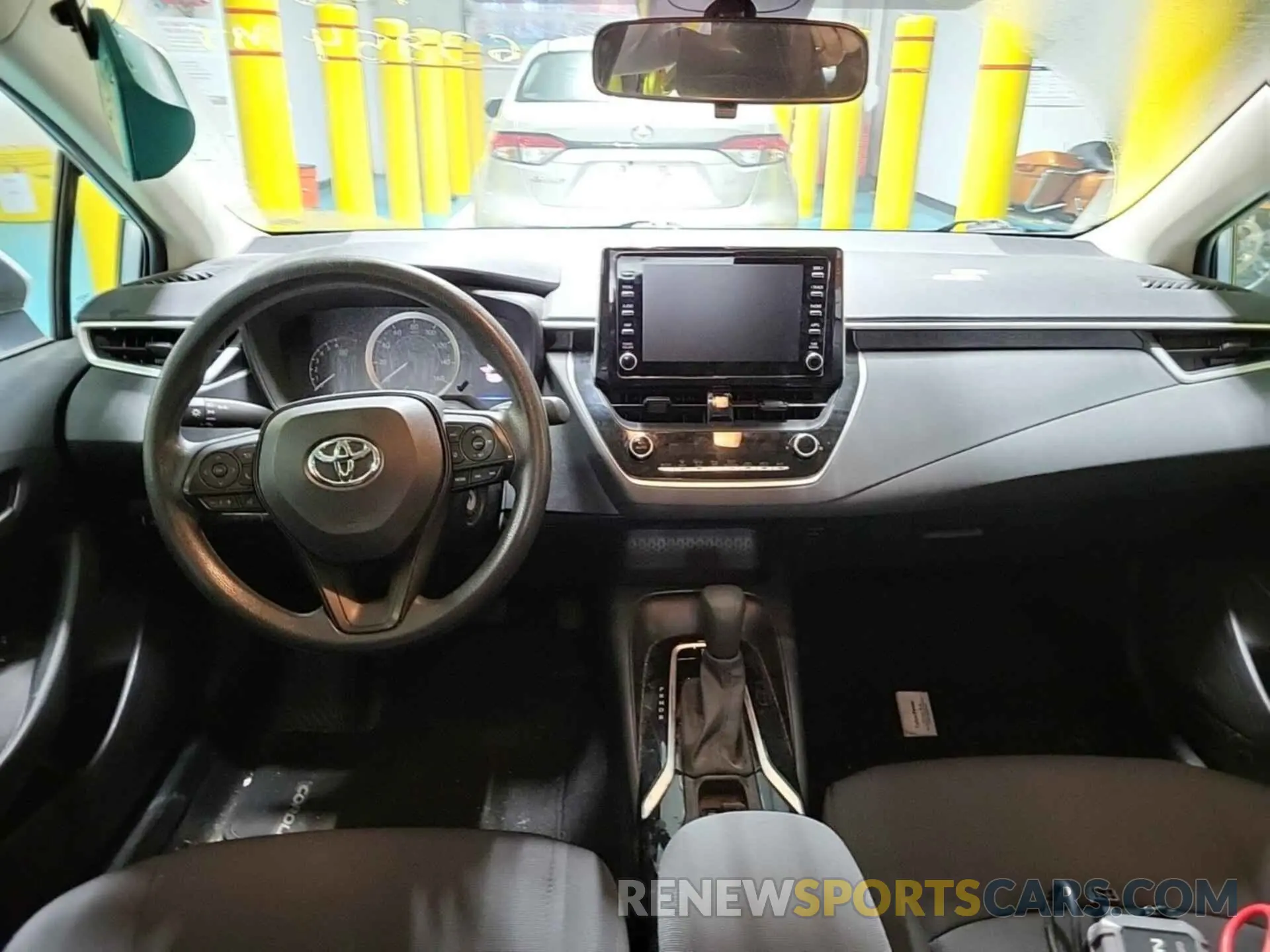 17 Photograph of a damaged car 5YFEPRAEXLP086007 TOYOTA COROLLA 2020