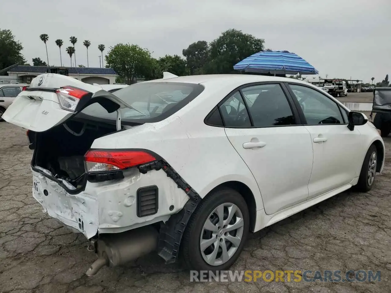 3 Photograph of a damaged car 5YFEPRAEXLP086329 TOYOTA COROLLA 2020