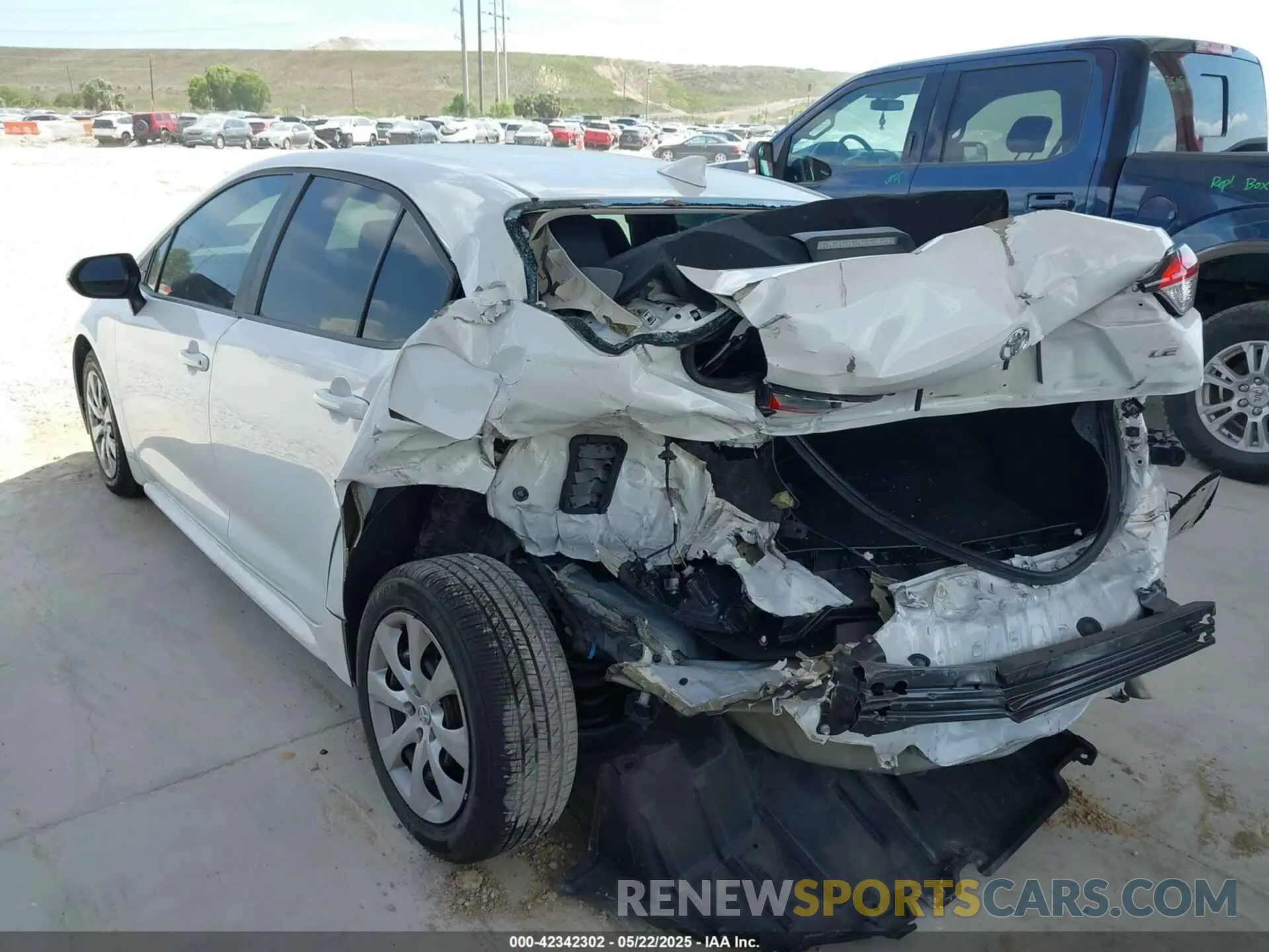 3 Photograph of a damaged car 5YFEPRAEXLP101119 TOYOTA COROLLA 2020