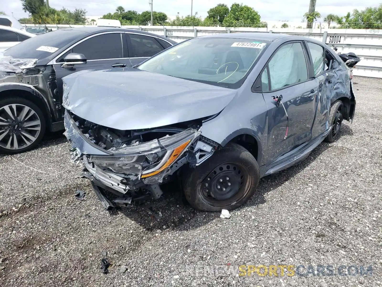 2 Photograph of a damaged car 5YFEPRAEXLP139403 TOYOTA COROLLA 2020