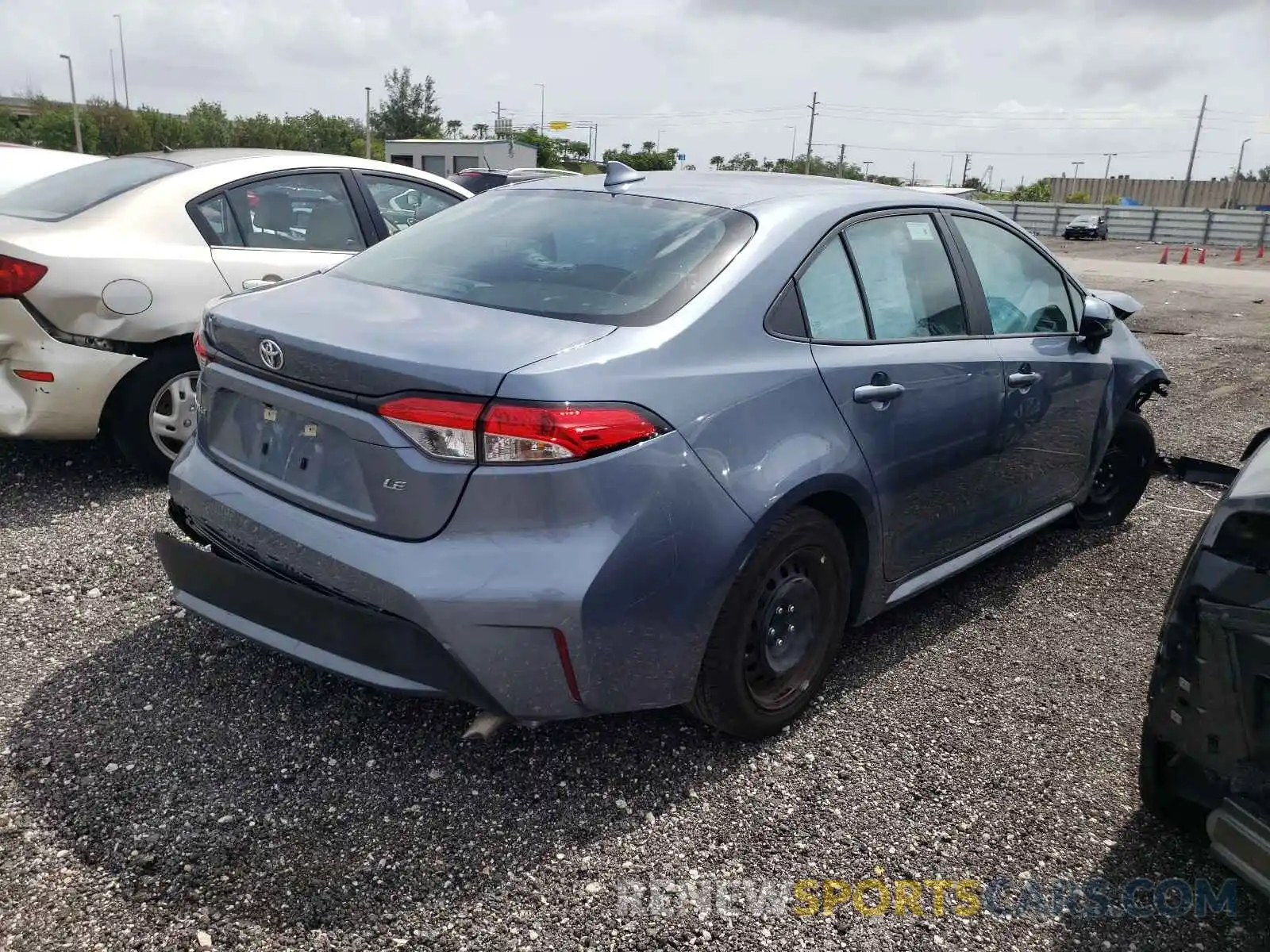 4 Photograph of a damaged car 5YFEPRAEXLP139403 TOYOTA COROLLA 2020