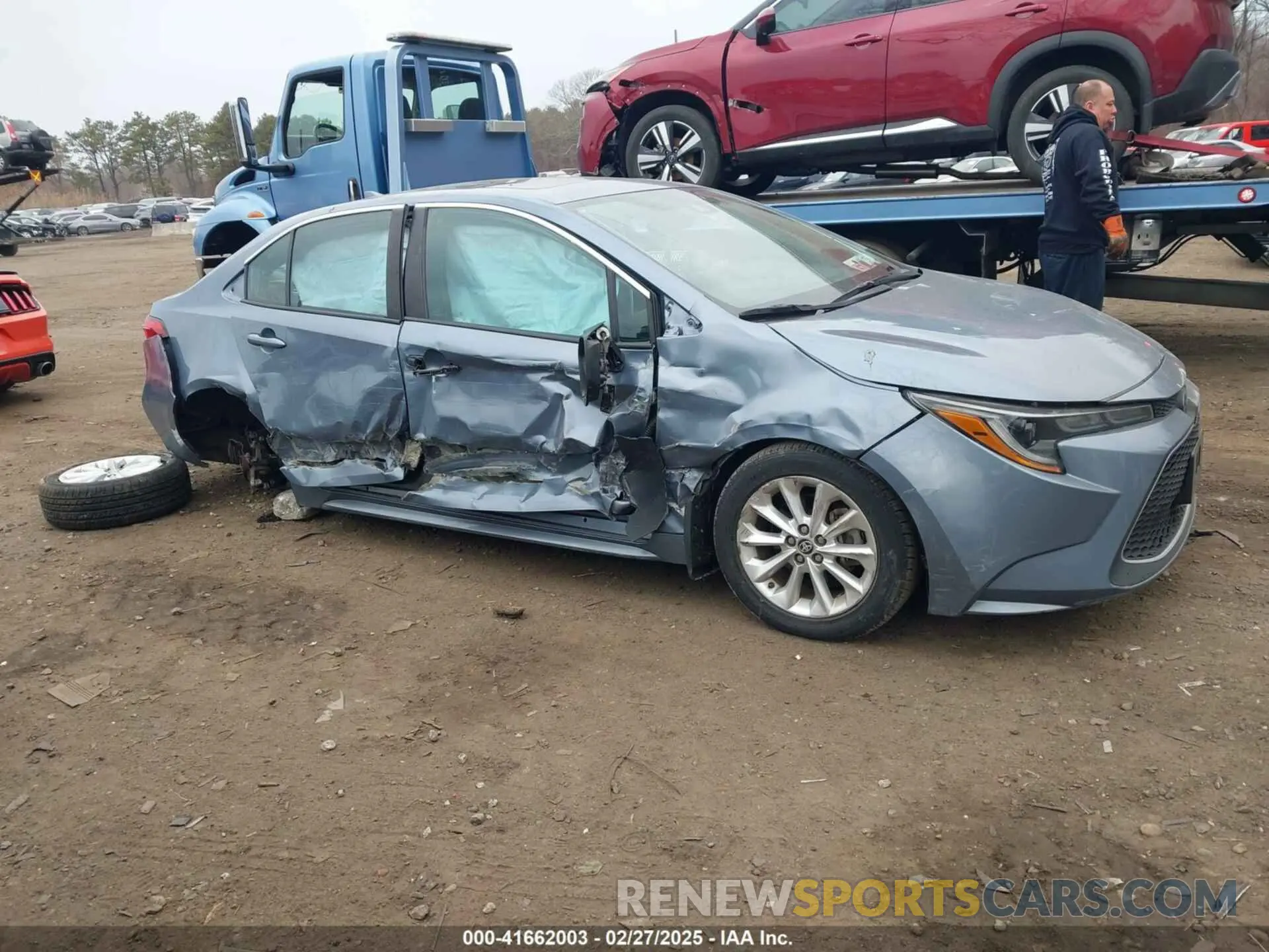 13 Photograph of a damaged car 5YFFPRAE3LP052026 TOYOTA COROLLA 2020