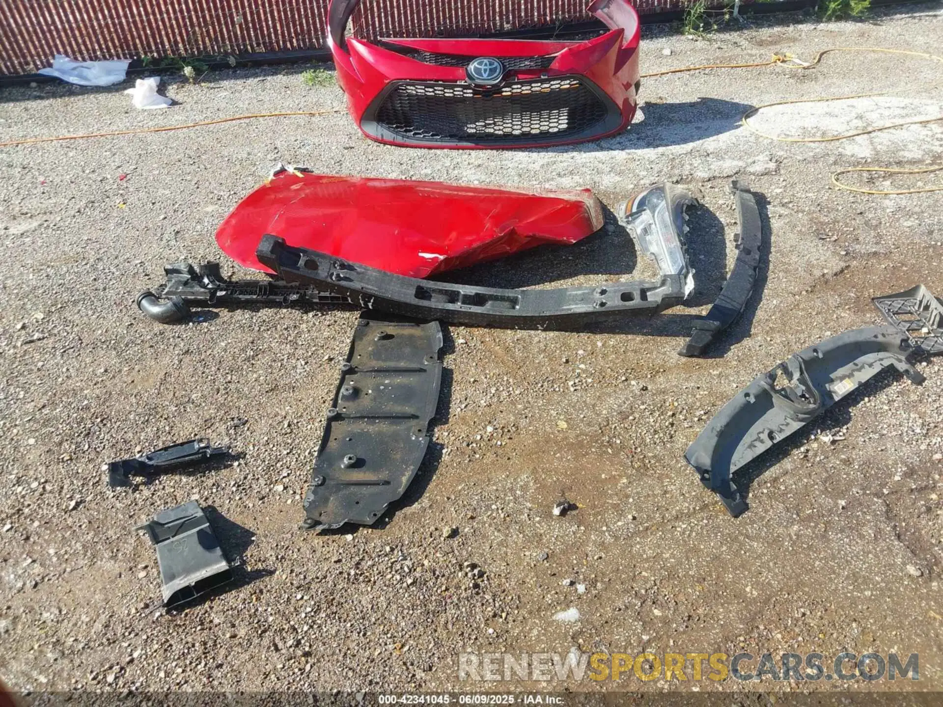 12 Photograph of a damaged car 5YFHPRAE0LP019008 TOYOTA COROLLA 2020