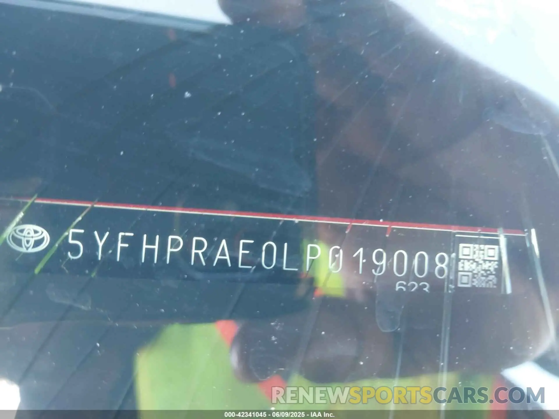 9 Photograph of a damaged car 5YFHPRAE0LP019008 TOYOTA COROLLA 2020