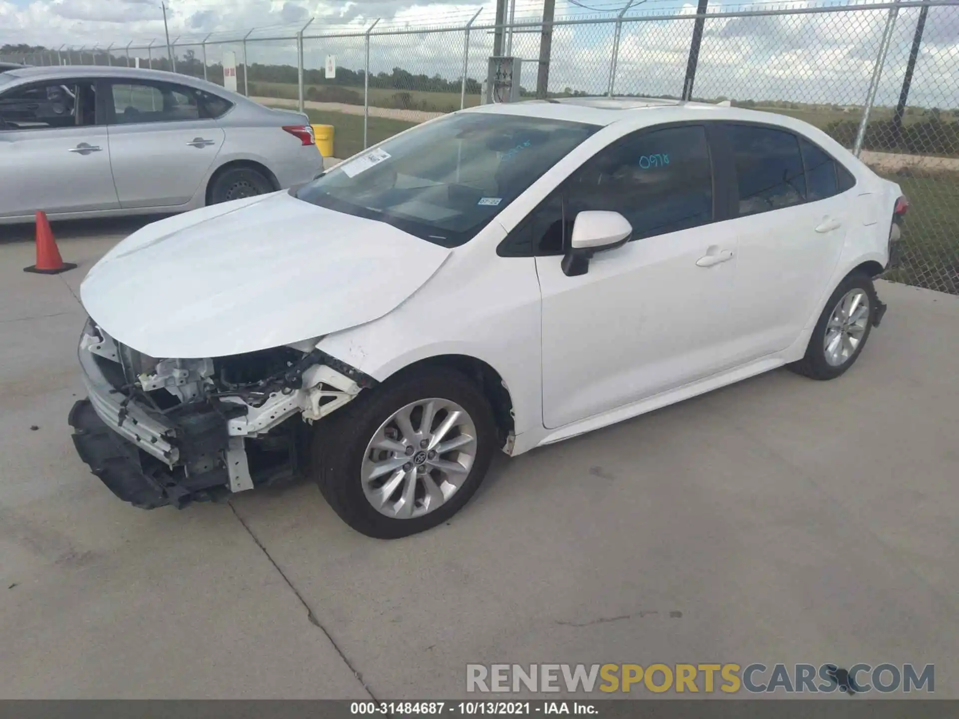 2 Photograph of a damaged car 5YFHPRAE0LP023978 TOYOTA COROLLA 2020