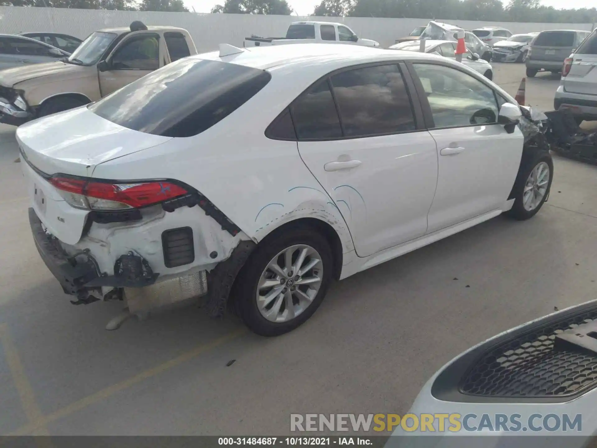 4 Photograph of a damaged car 5YFHPRAE0LP023978 TOYOTA COROLLA 2020