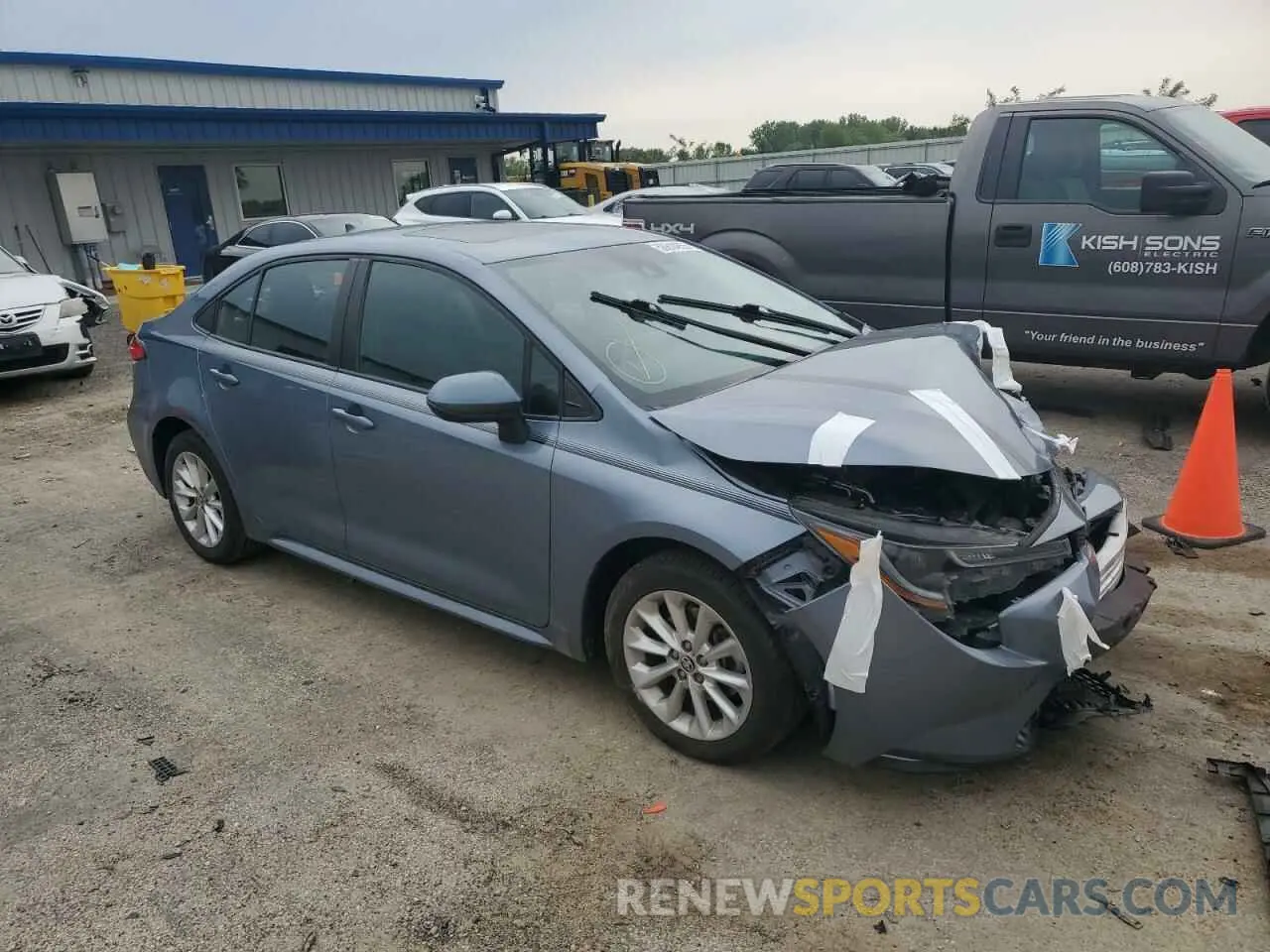 4 Photograph of a damaged car 5YFHPRAE0LP025519 TOYOTA COROLLA 2020