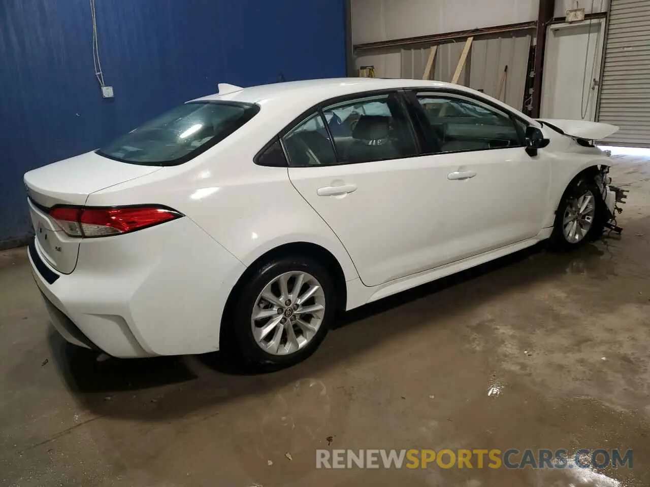 3 Photograph of a damaged car 5YFHPRAE1LP018675 TOYOTA COROLLA 2020