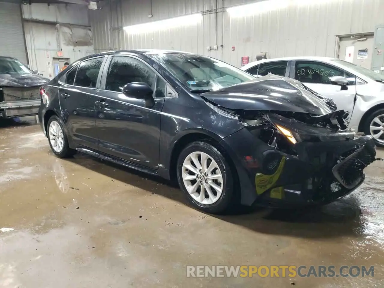 4 Photograph of a damaged car 5YFHPRAE3LP048874 TOYOTA COROLLA 2020