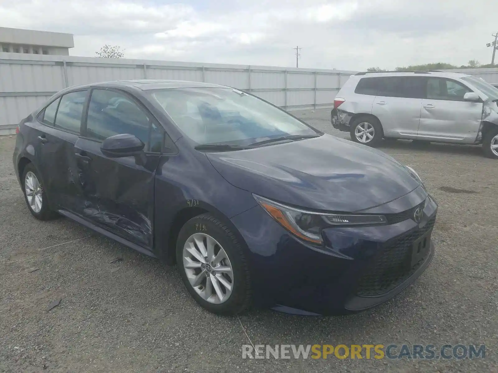 1 Photograph of a damaged car 5YFHPRAE5LP048648 TOYOTA COROLLA 2020