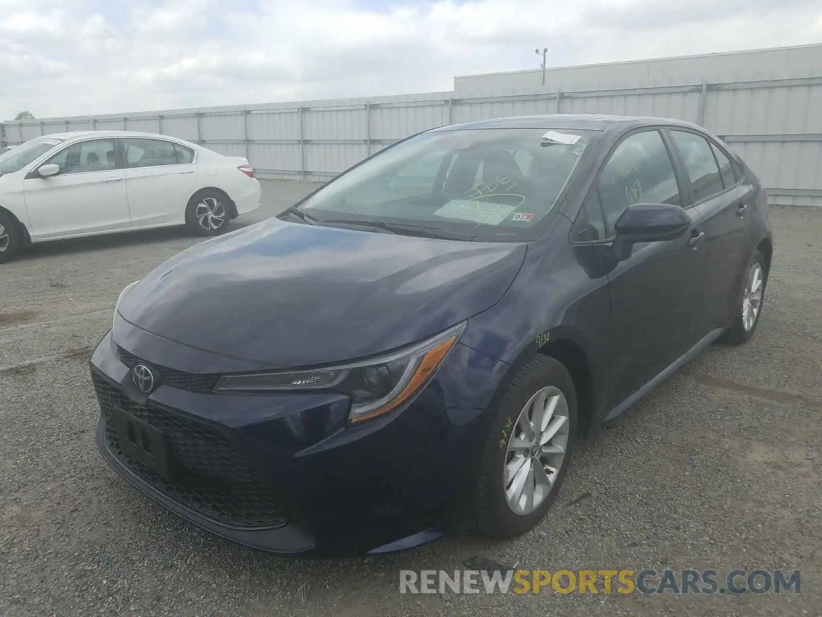 2 Photograph of a damaged car 5YFHPRAE5LP048648 TOYOTA COROLLA 2020