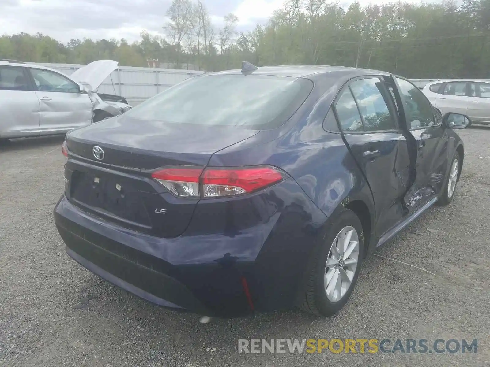 4 Photograph of a damaged car 5YFHPRAE5LP048648 TOYOTA COROLLA 2020