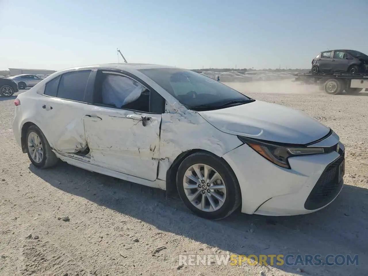 4 Photograph of a damaged car 5YFHPRAE6LP027291 TOYOTA COROLLA 2020