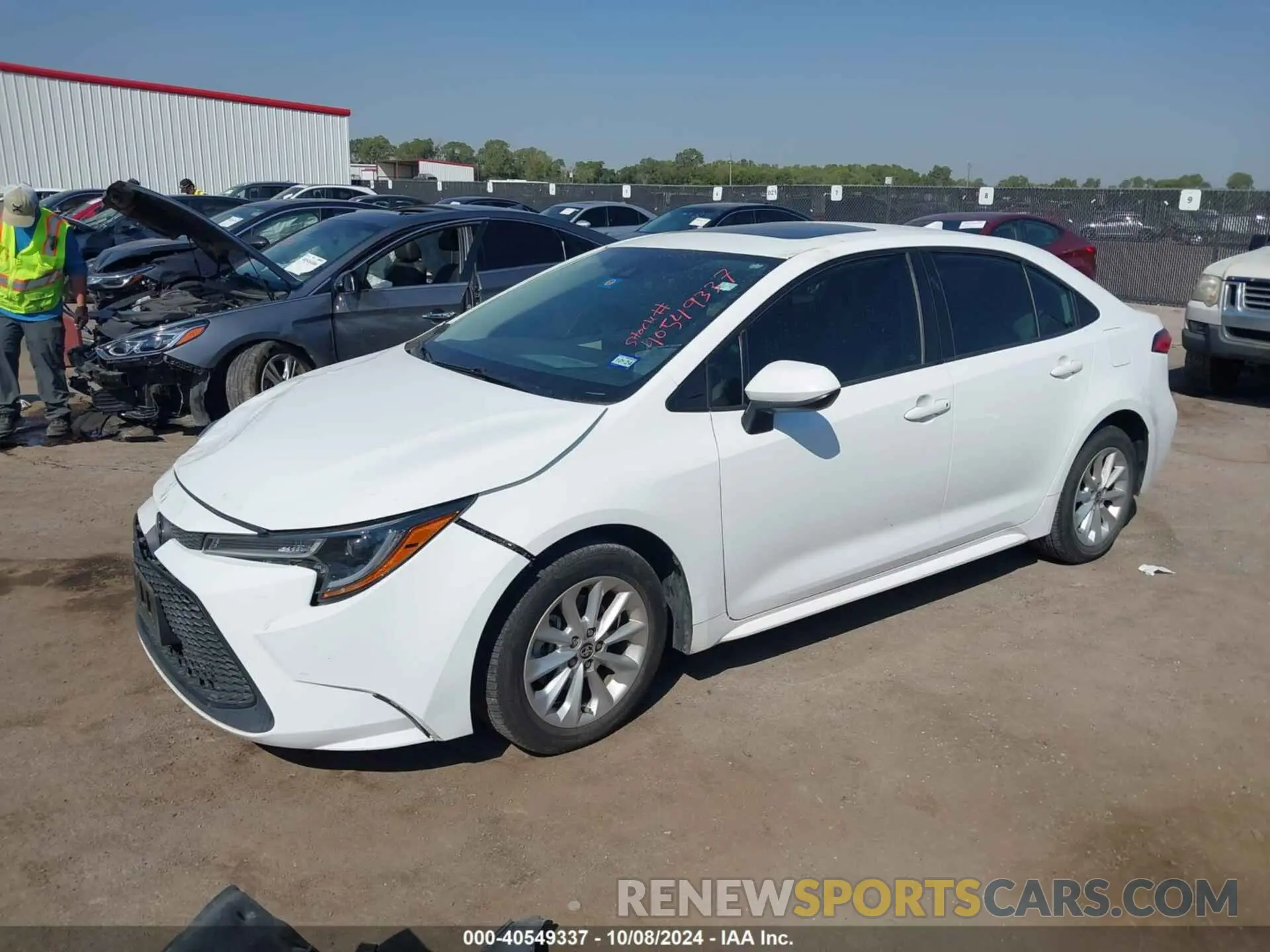 2 Photograph of a damaged car 5YFHPRAE7LP015912 TOYOTA COROLLA 2020