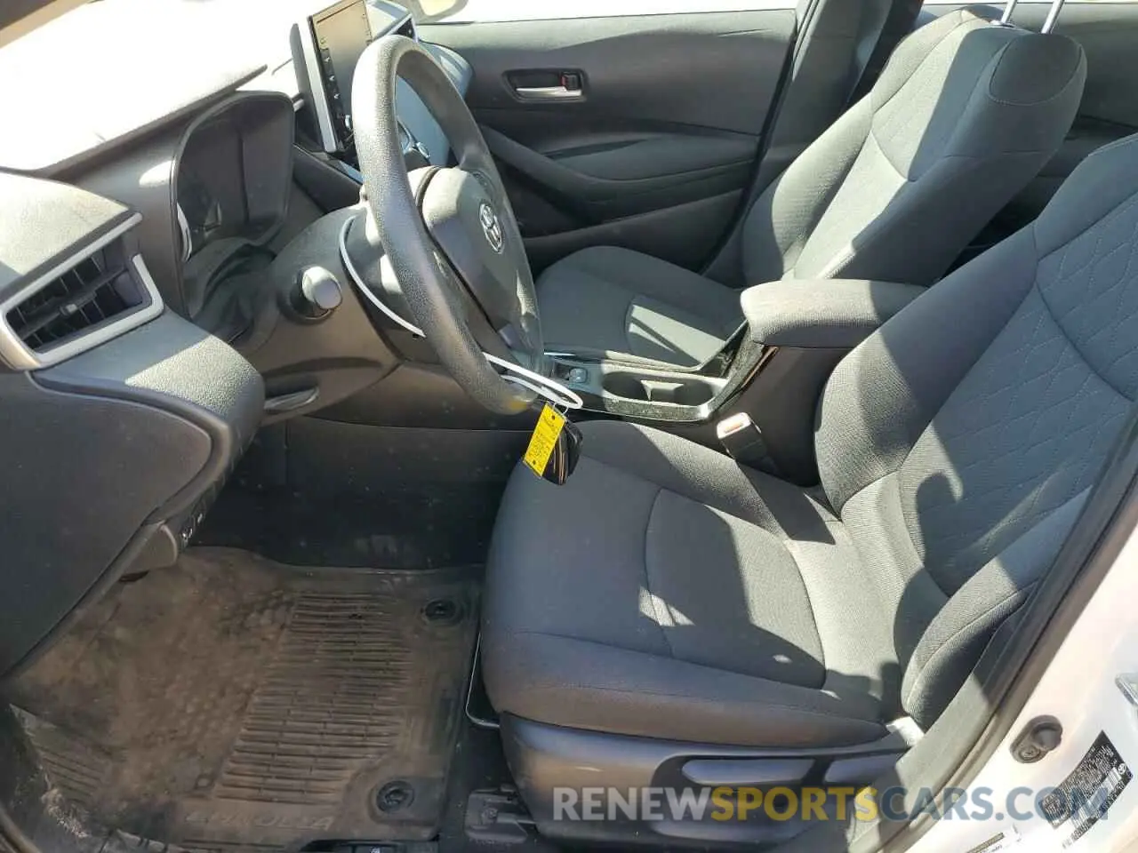 7 Photograph of a damaged car 5YFHPRAE7LP020575 TOYOTA COROLLA 2020