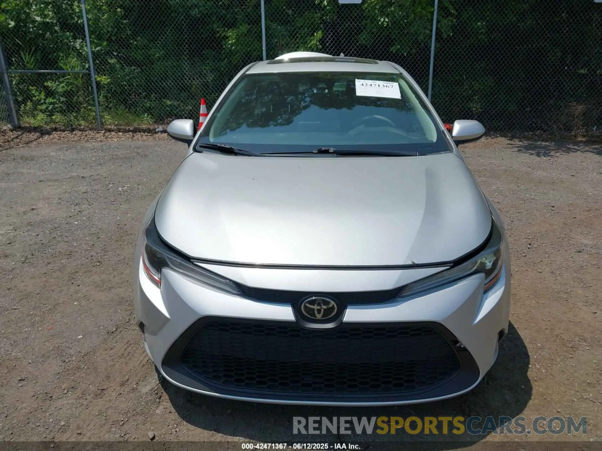 12 Photograph of a damaged car 5YFHPRAE8LP014641 TOYOTA COROLLA 2020