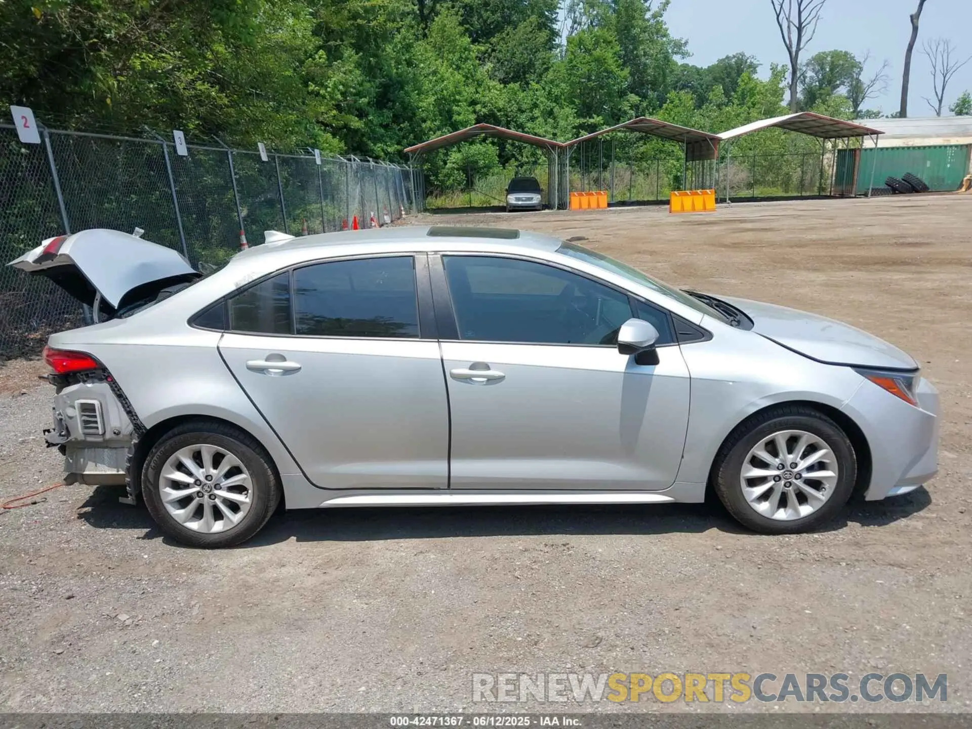 13 Photograph of a damaged car 5YFHPRAE8LP014641 TOYOTA COROLLA 2020