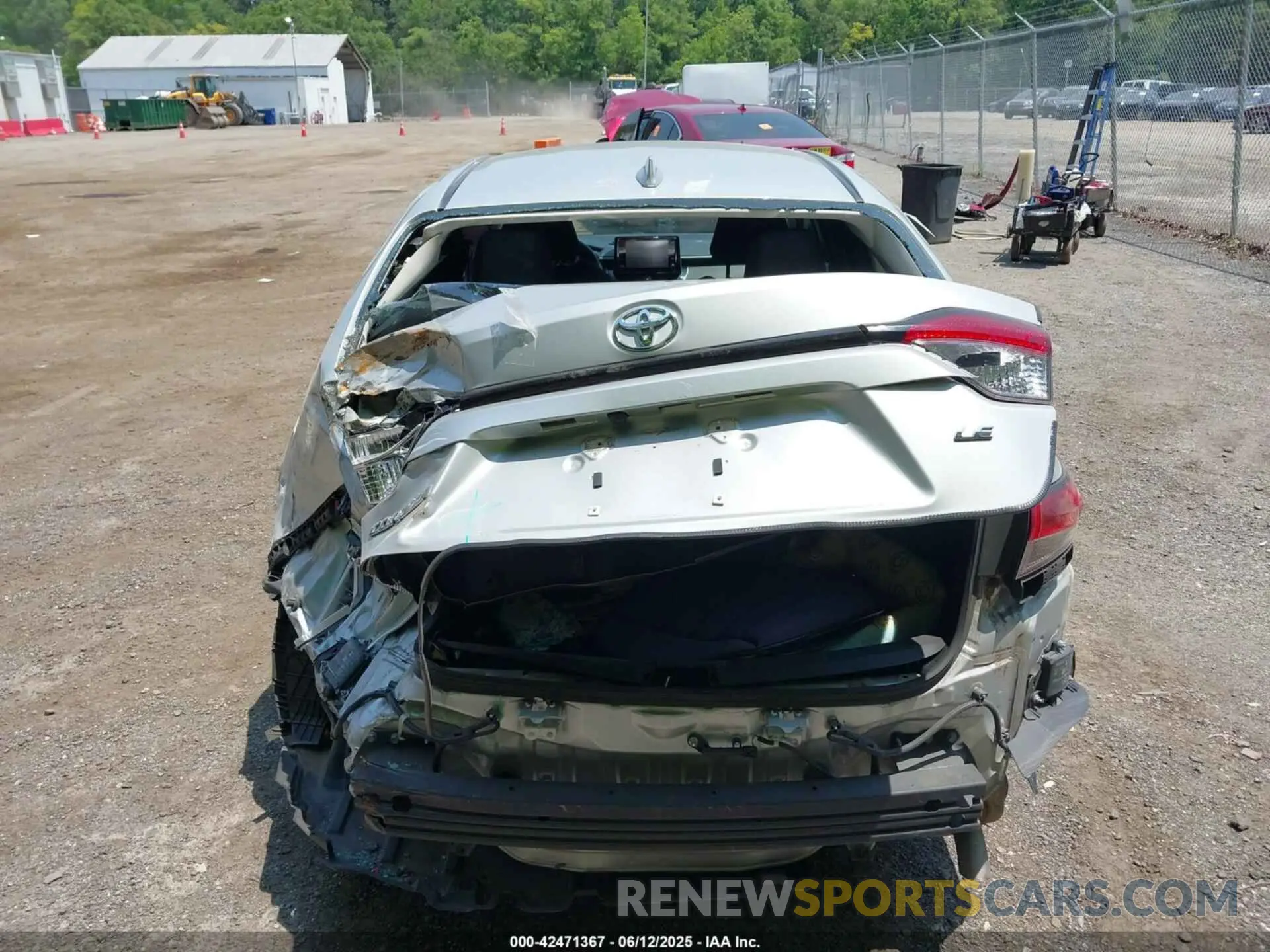16 Photograph of a damaged car 5YFHPRAE8LP014641 TOYOTA COROLLA 2020