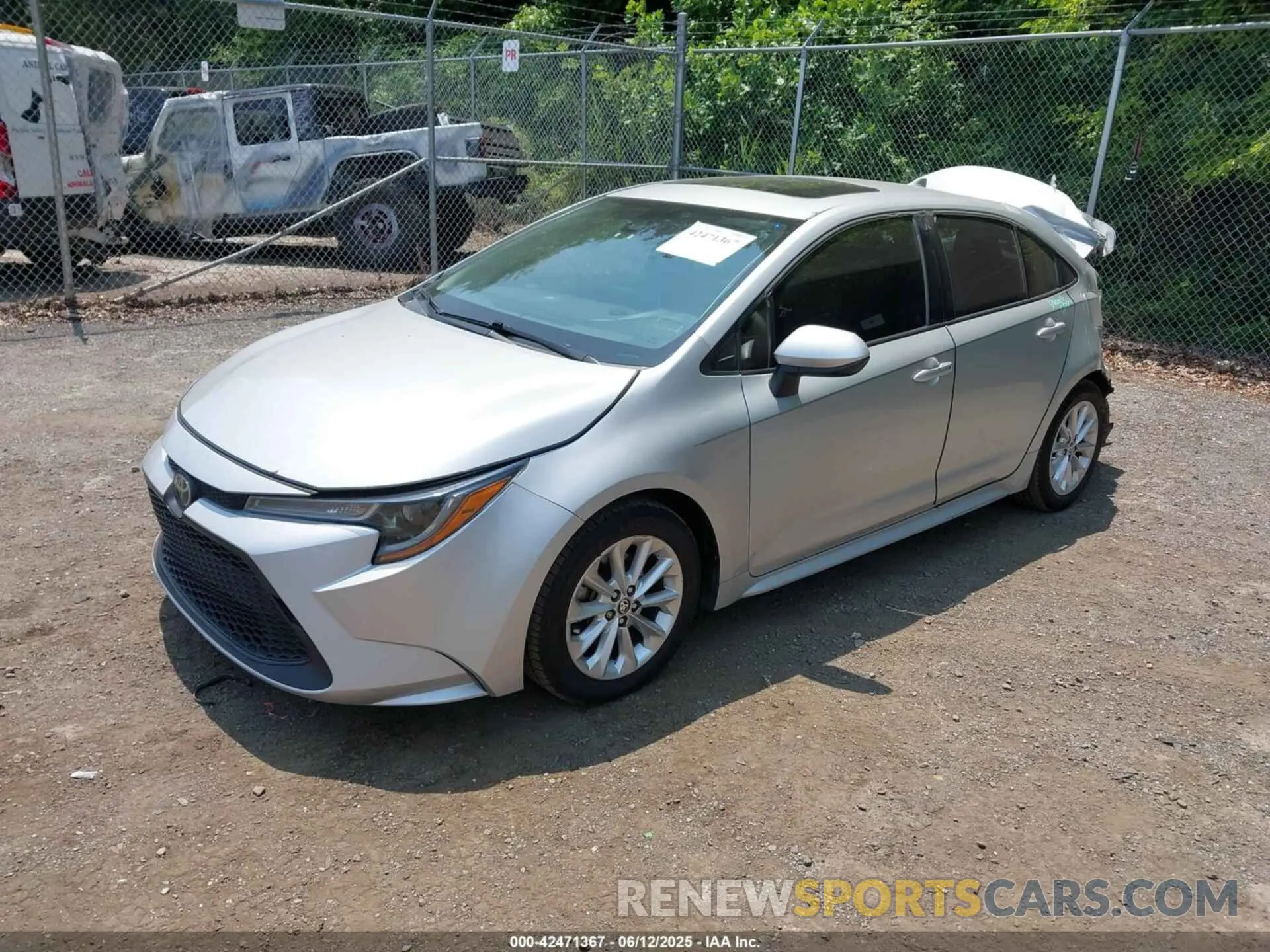 2 Photograph of a damaged car 5YFHPRAE8LP014641 TOYOTA COROLLA 2020