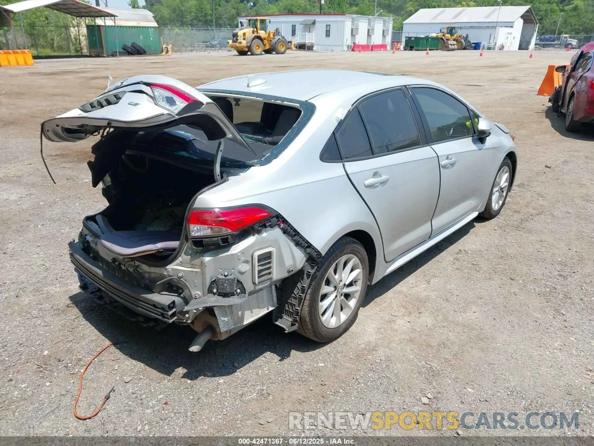 4 Photograph of a damaged car 5YFHPRAE8LP014641 TOYOTA COROLLA 2020
