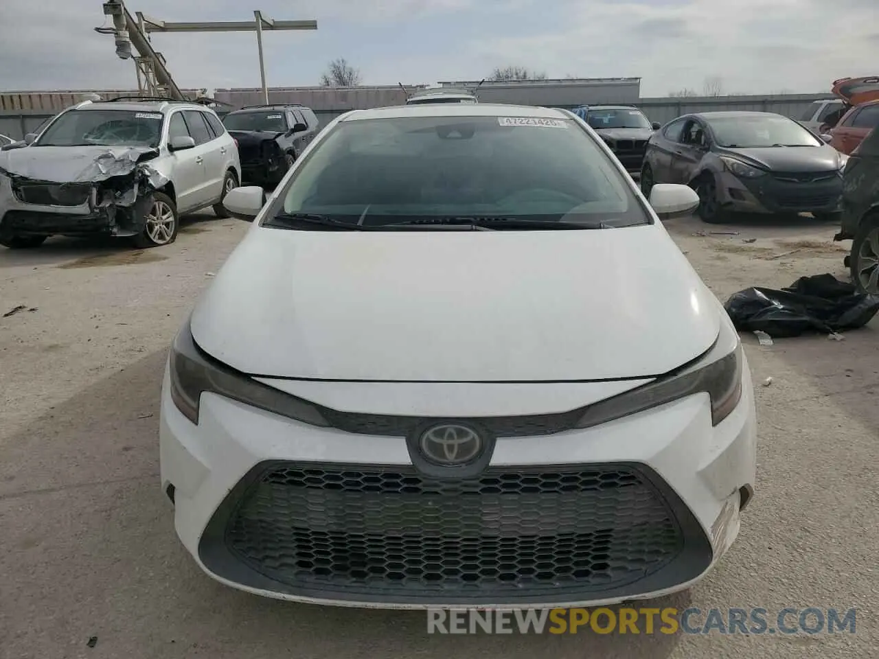 5 Photograph of a damaged car 5YFHPRAE8LP028331 TOYOTA COROLLA 2020