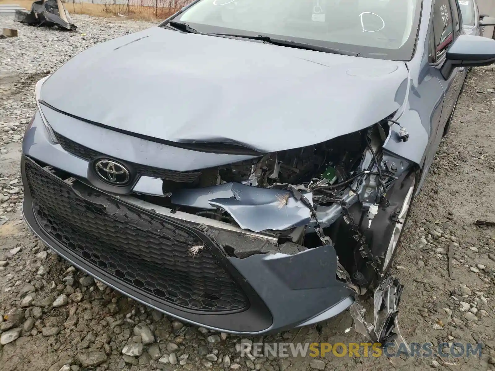 9 Photograph of a damaged car 5YFHPRAE8LP052354 TOYOTA COROLLA 2020