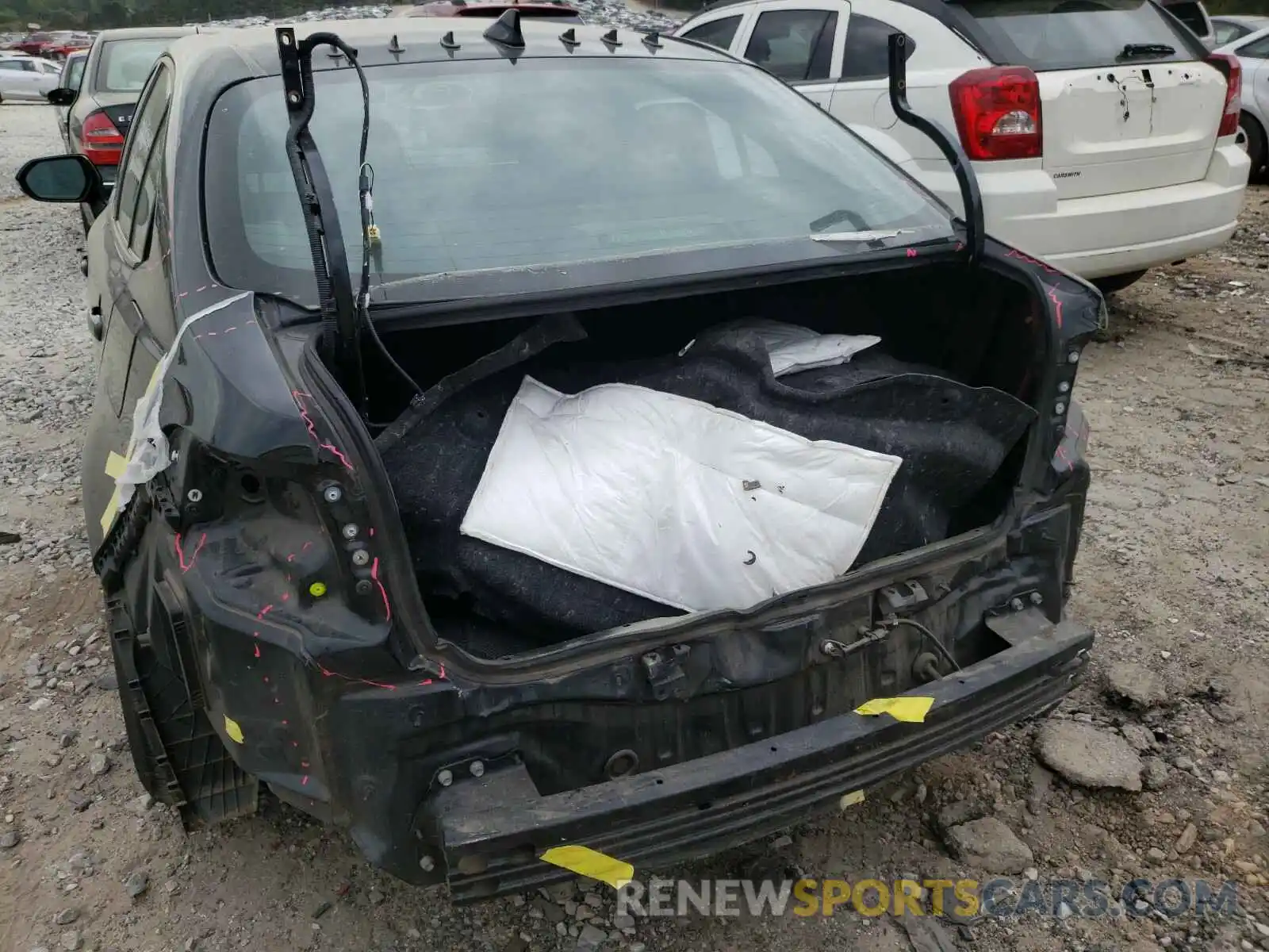 9 Photograph of a damaged car 5YFM4RCE2LP042651 TOYOTA COROLLA 2020