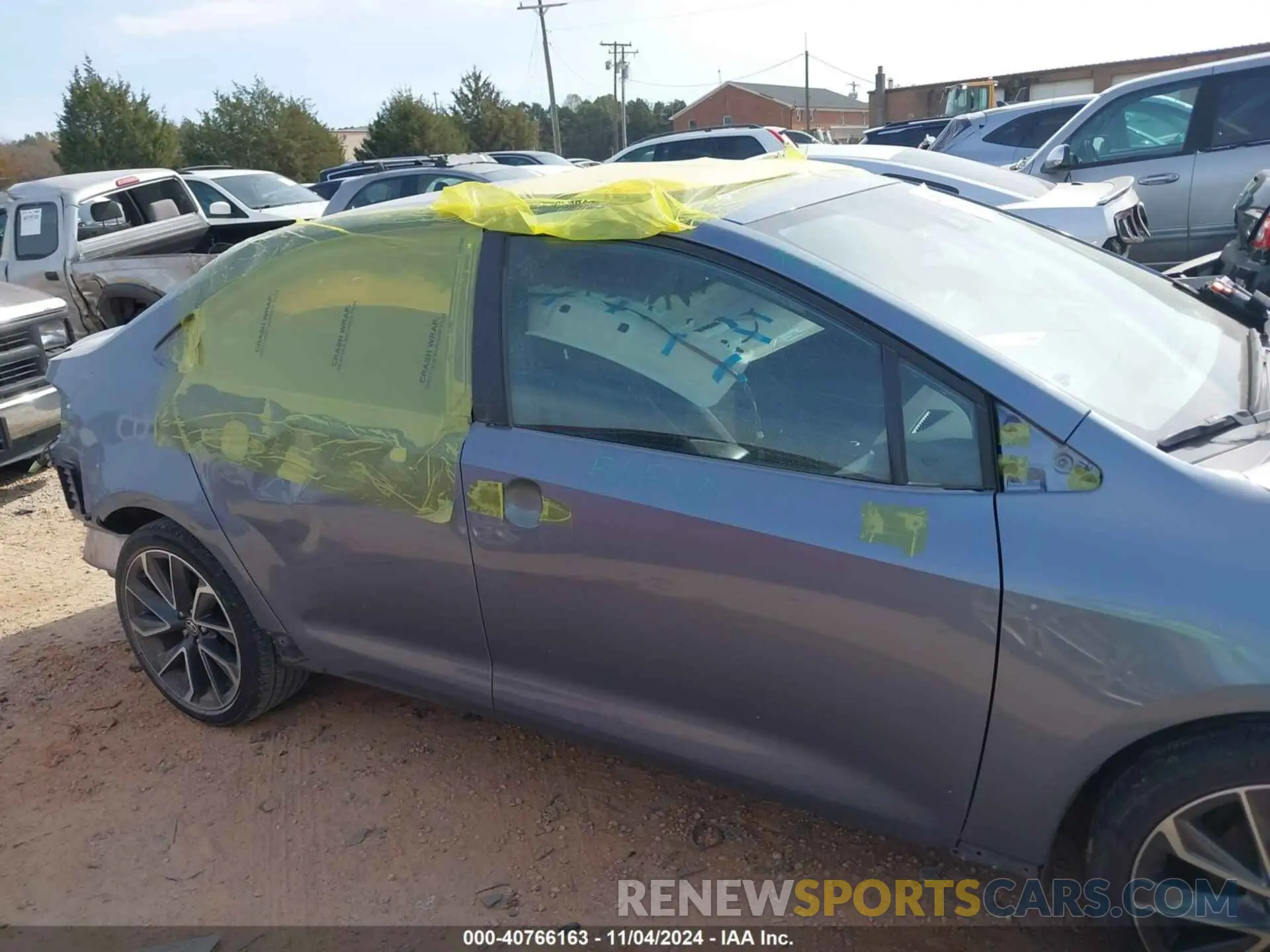 14 Photograph of a damaged car 5YFM4RCE2LP047039 TOYOTA COROLLA 2020