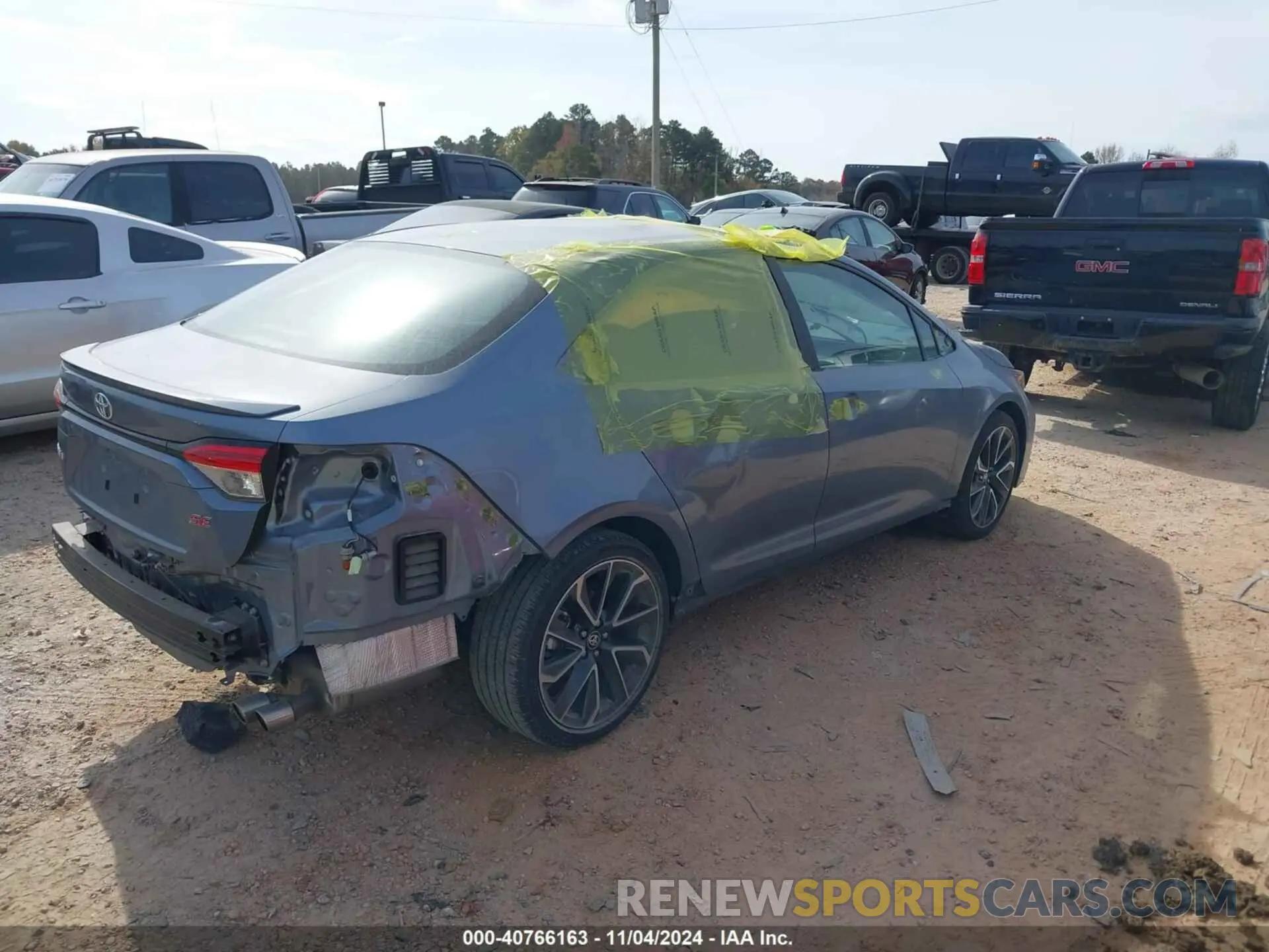 4 Photograph of a damaged car 5YFM4RCE2LP047039 TOYOTA COROLLA 2020