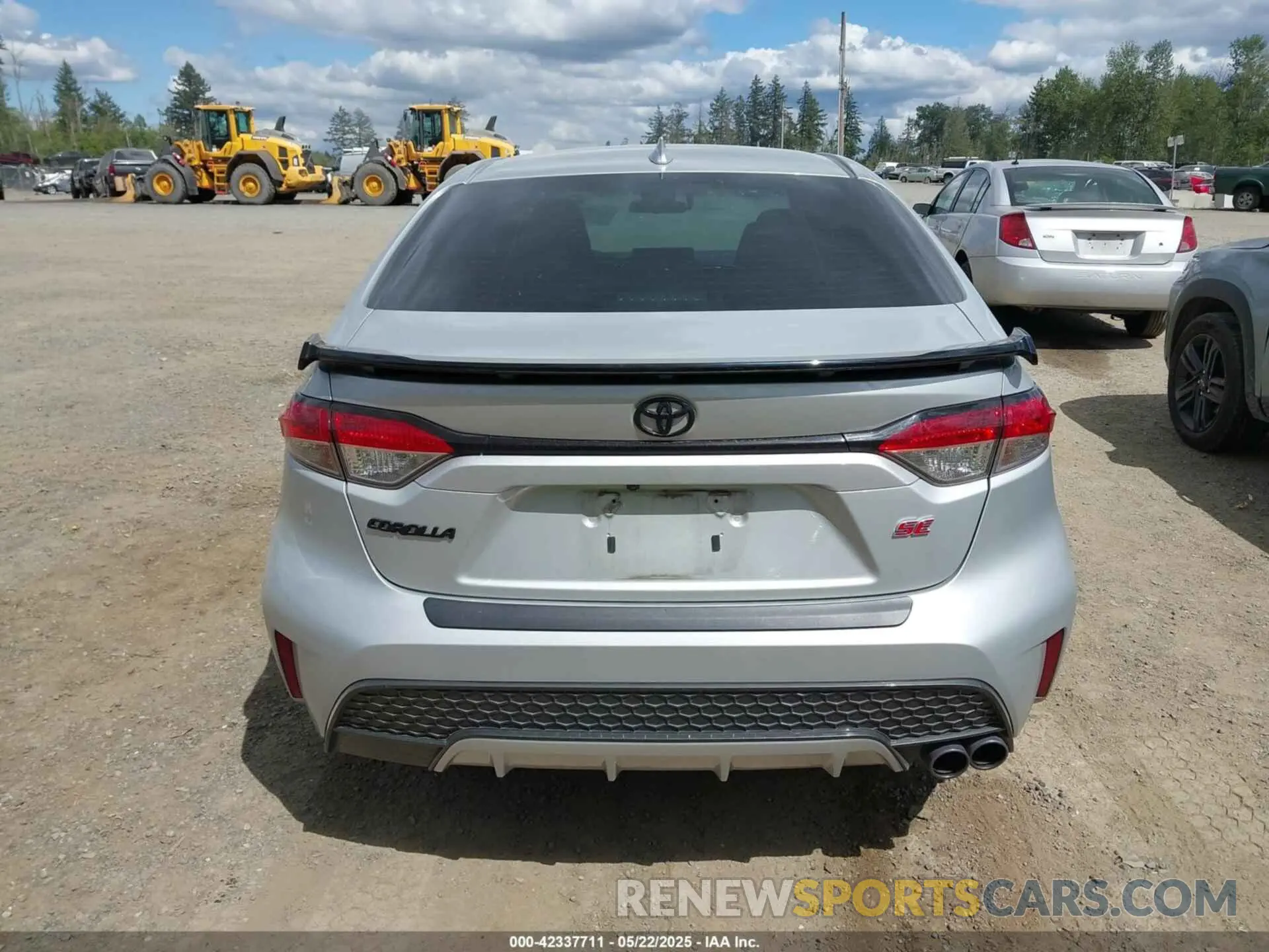 17 Photograph of a damaged car 5YFM4RCE3LP037829 TOYOTA COROLLA 2020