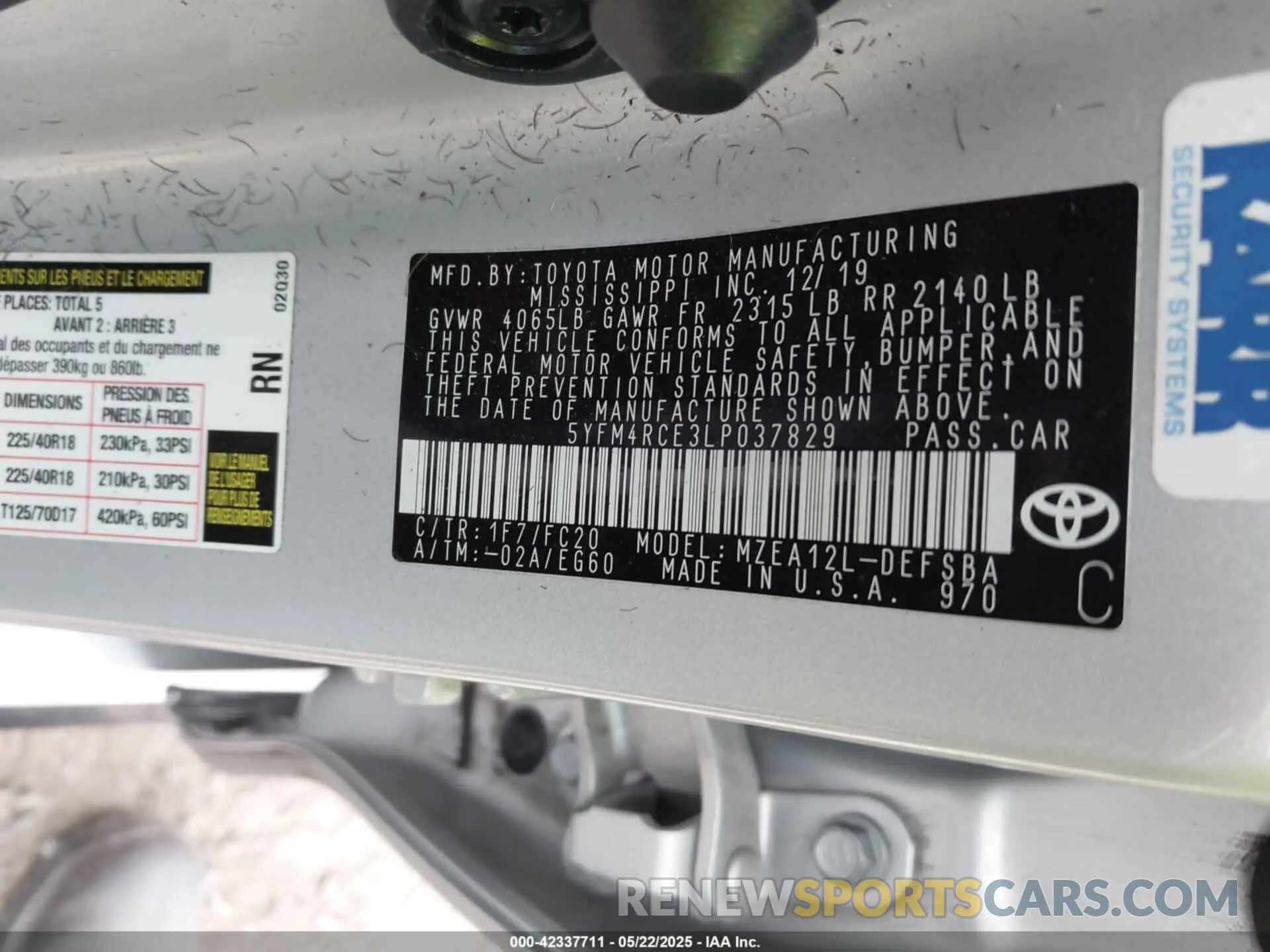9 Photograph of a damaged car 5YFM4RCE3LP037829 TOYOTA COROLLA 2020