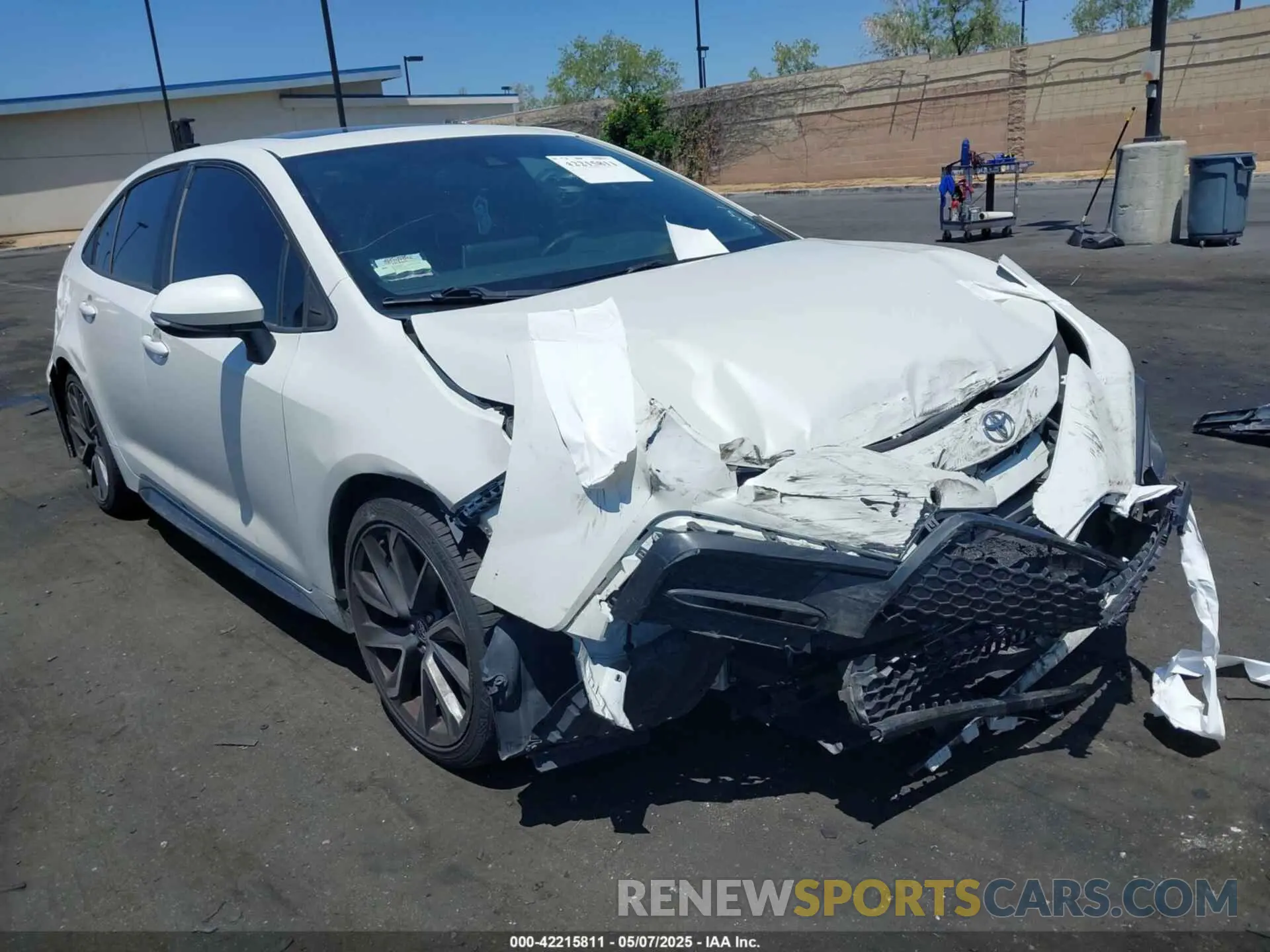 1 Photograph of a damaged car 5YFM4RCE4LP048936 TOYOTA COROLLA 2020